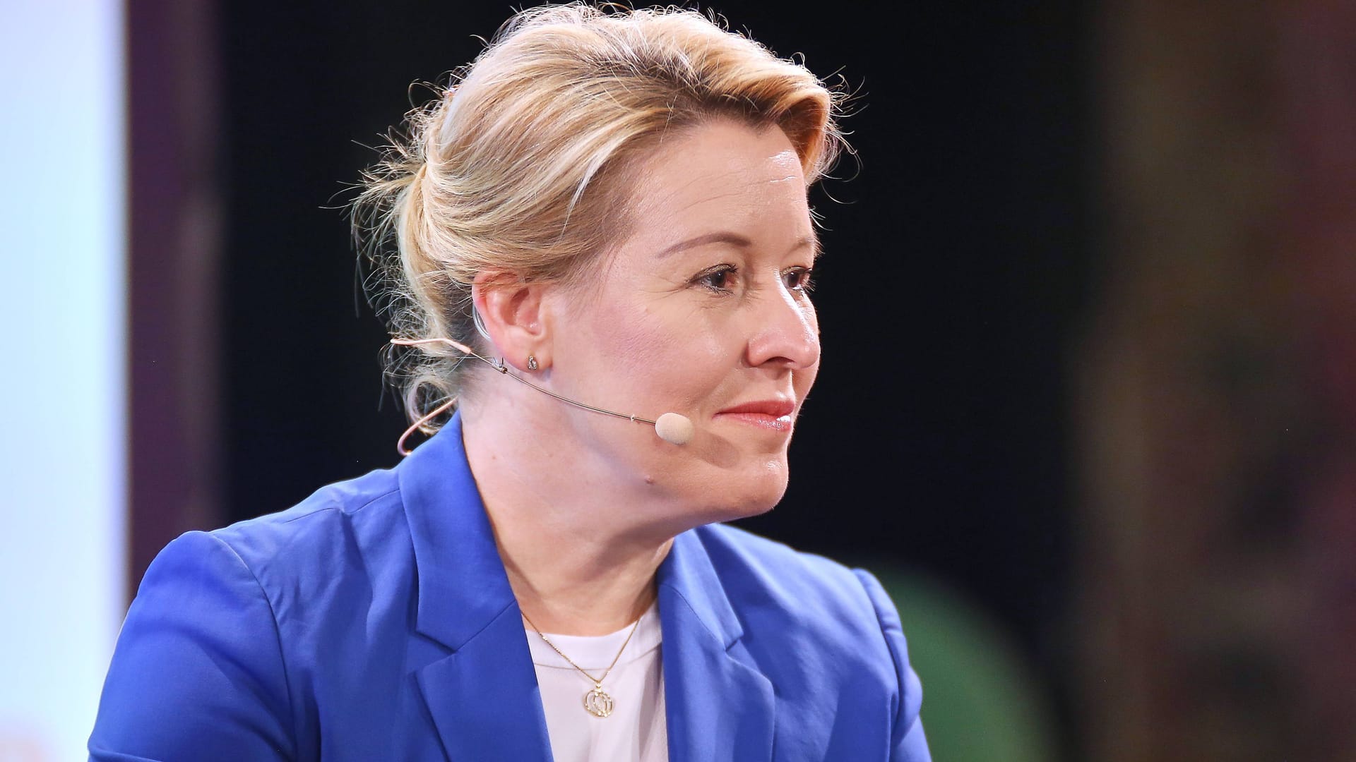 Wirtschaftssenatorin Franziska Giffey (Archivbild): Sie hat bisher nicht endgültig entschieden, ob sie bei der Spitzenkandidatur ins Rennen gehen will.