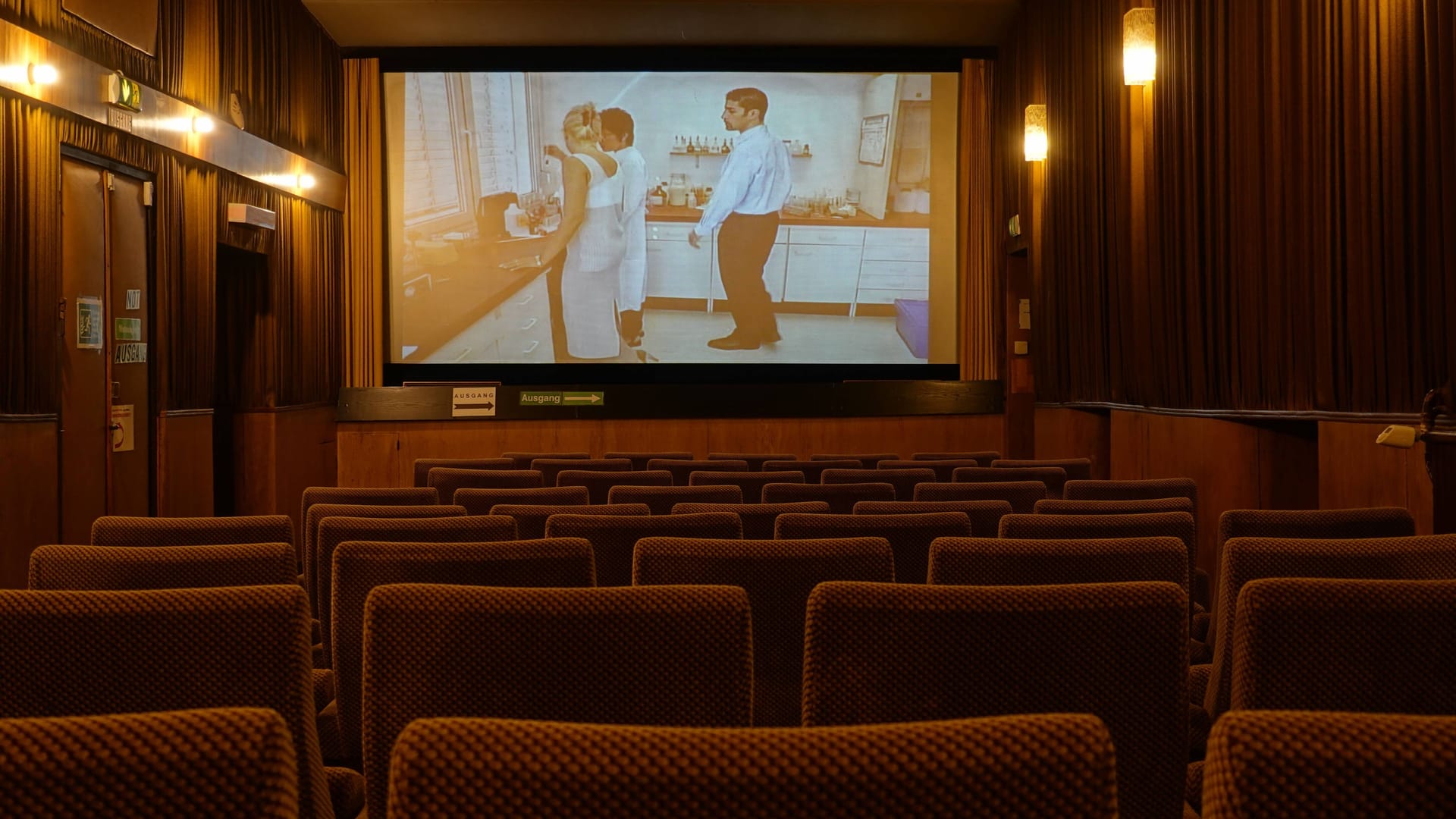 Pornokino (Symbolbild): In den 60er-Jahren musste griff man zu anderen Mitteln, um aus der Krise zu kommen.