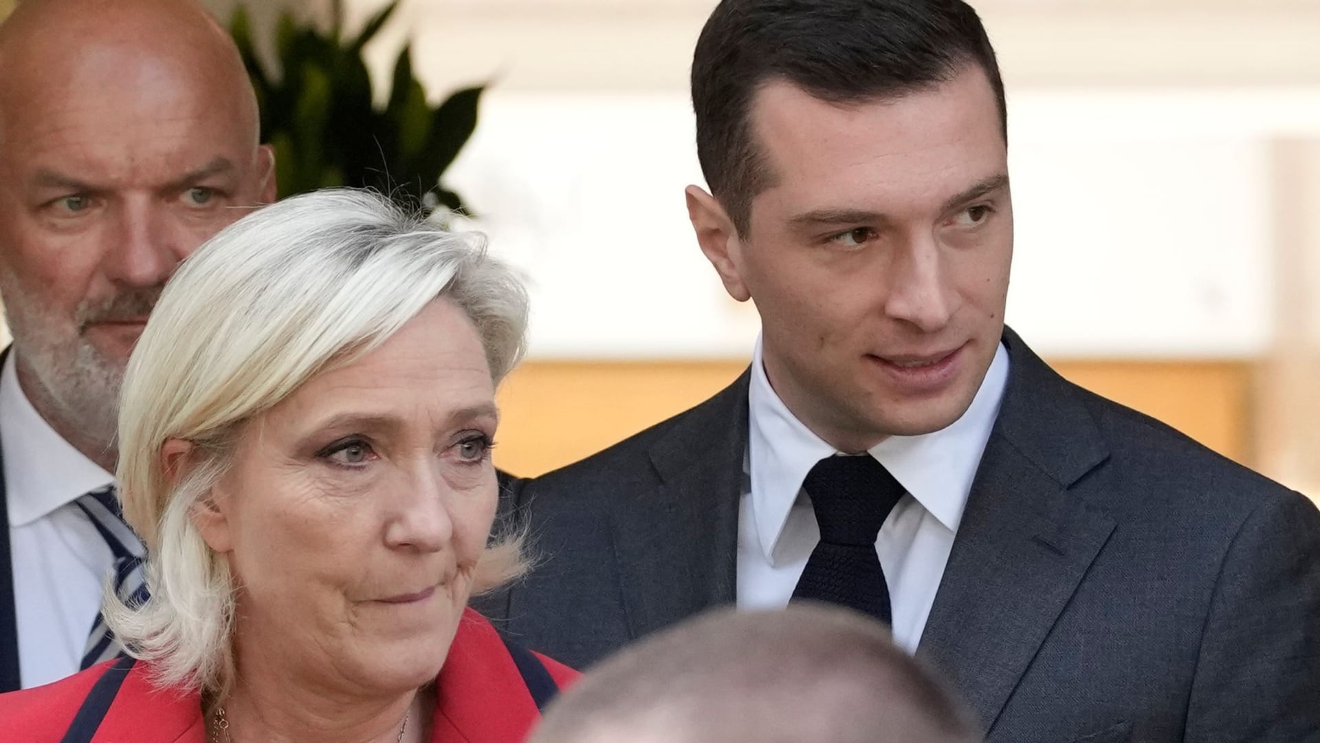 Finanzfahndung durchsucht Sitz von Le Pens Partei Finanzfahndung durchsucht Sitz von Le Pens Partei