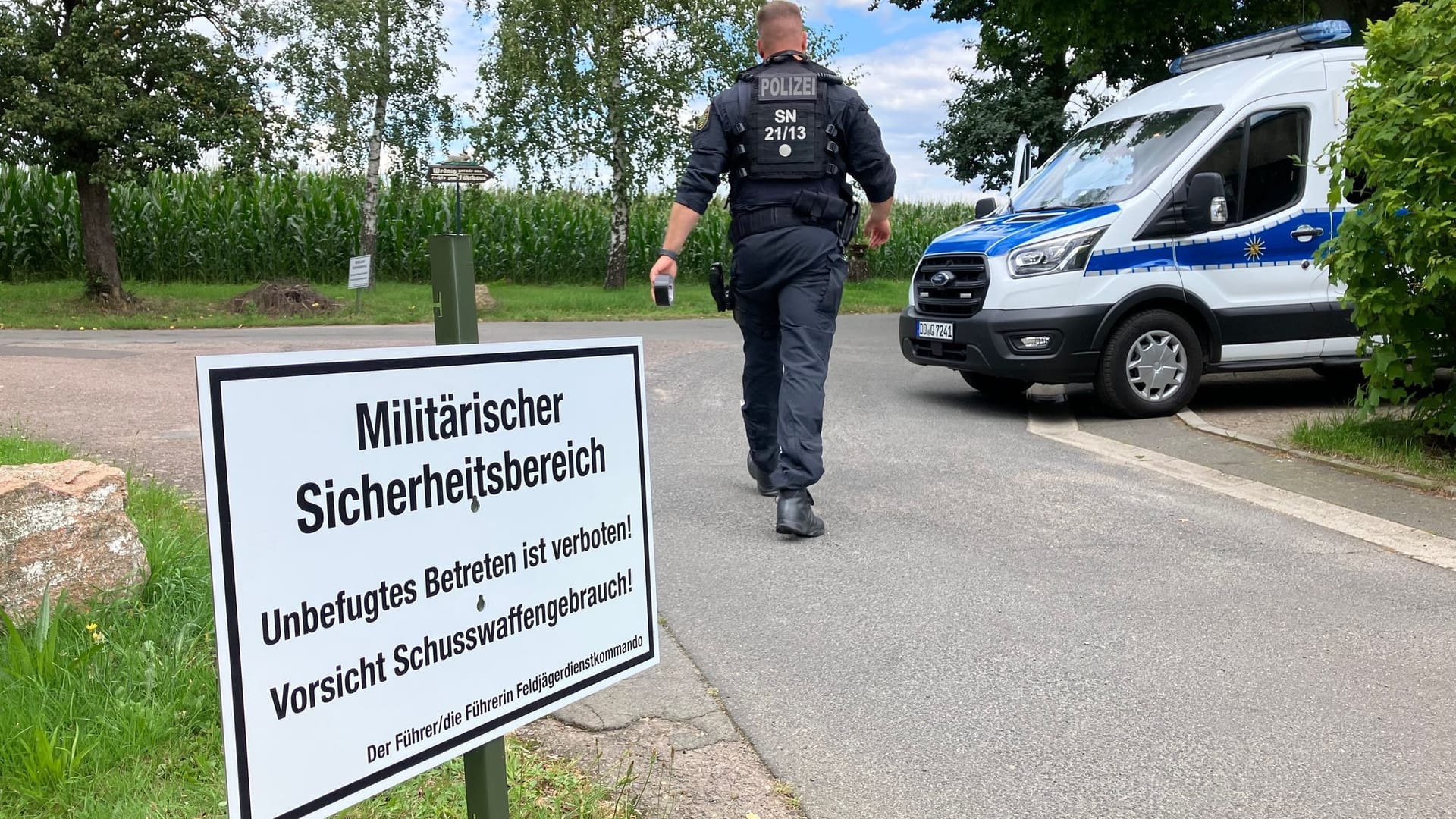 Hubschrauber der Bundeswehr stürzt in Fluss