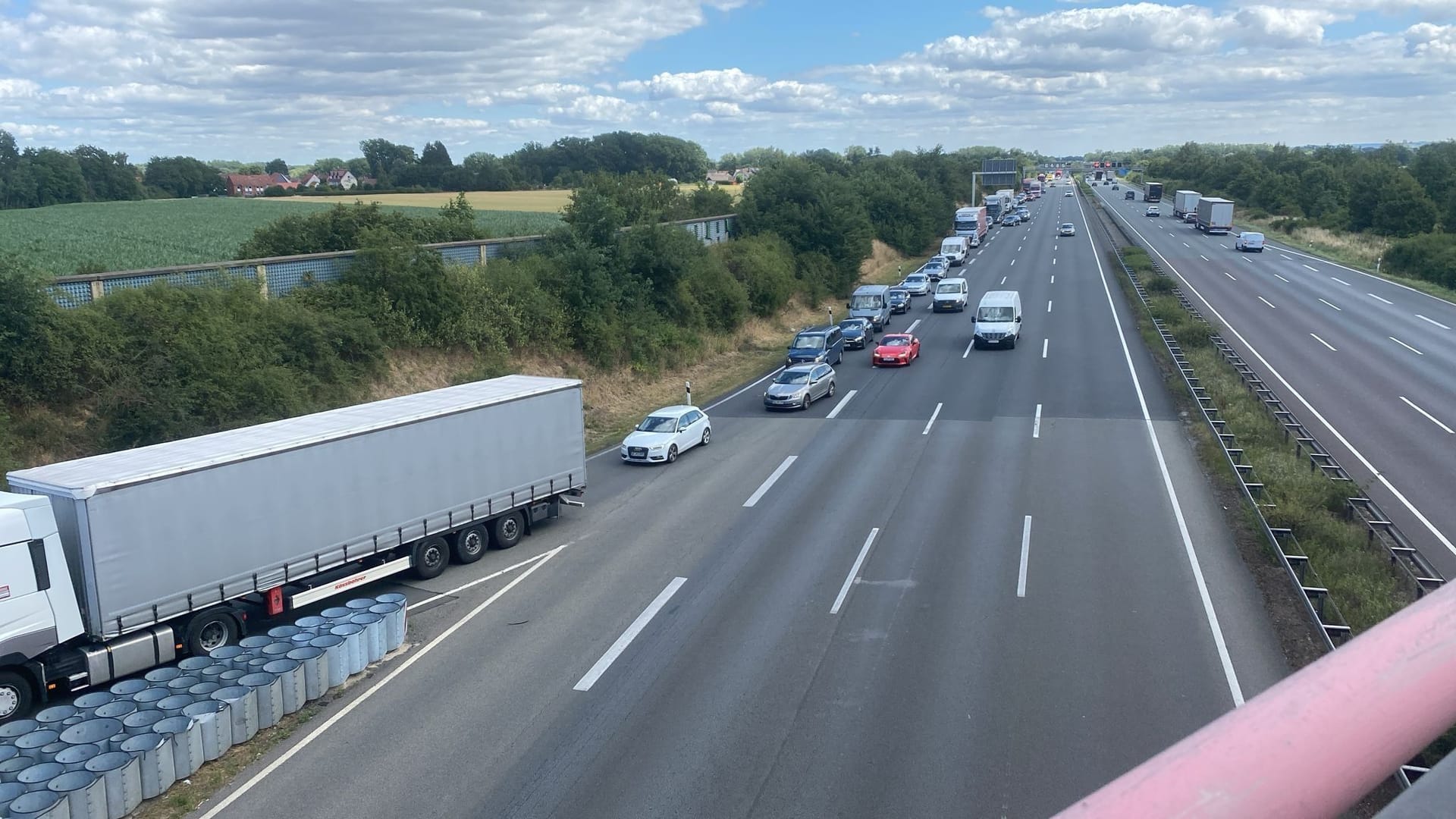 Stau auf der A2: Die Verkehrsteilnehmer werden in Peine abgeleitet.