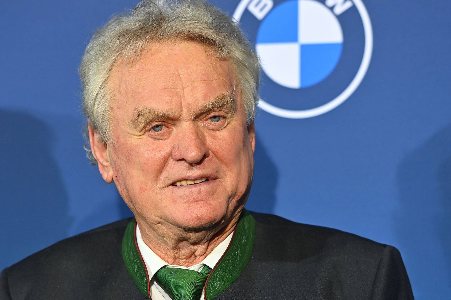 Sepp Maier: Der langjährige Bayern-Torwart verteidigt Uli Hoeneß.