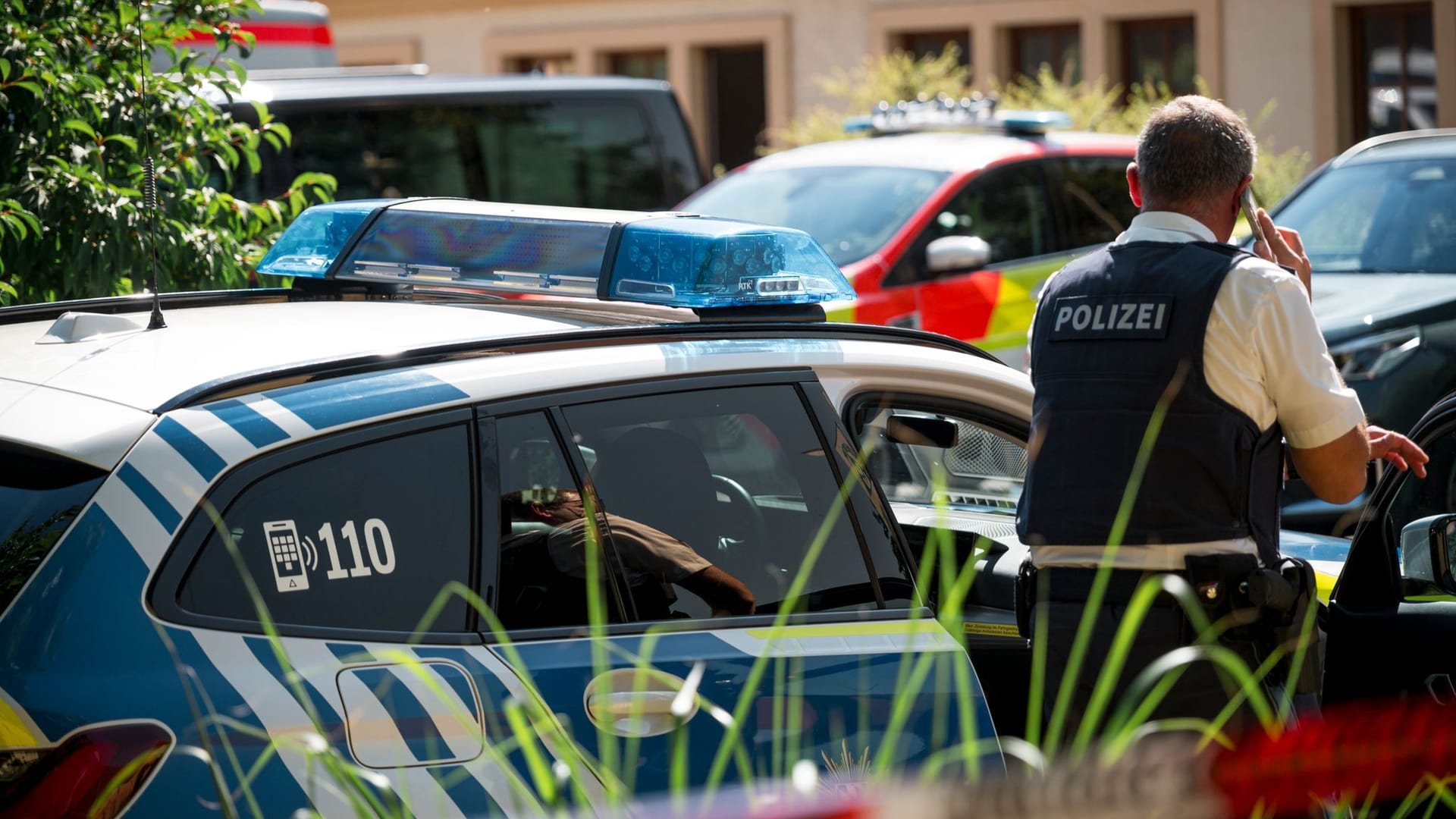 Polizeieinsatz in Mellrichstadt: Nach der tödlichen Messer-Attacke ist jetzt klar, wie es für den mutmaßlichen Angreifer weitergeht.