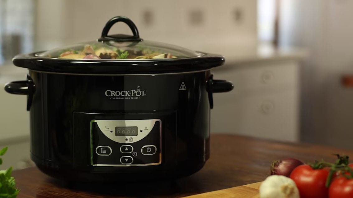 Crockpot Slow Cooker: Bei Lidl gibt diesen Schongarer mit 4,7 Litern Fassungsvermögen.