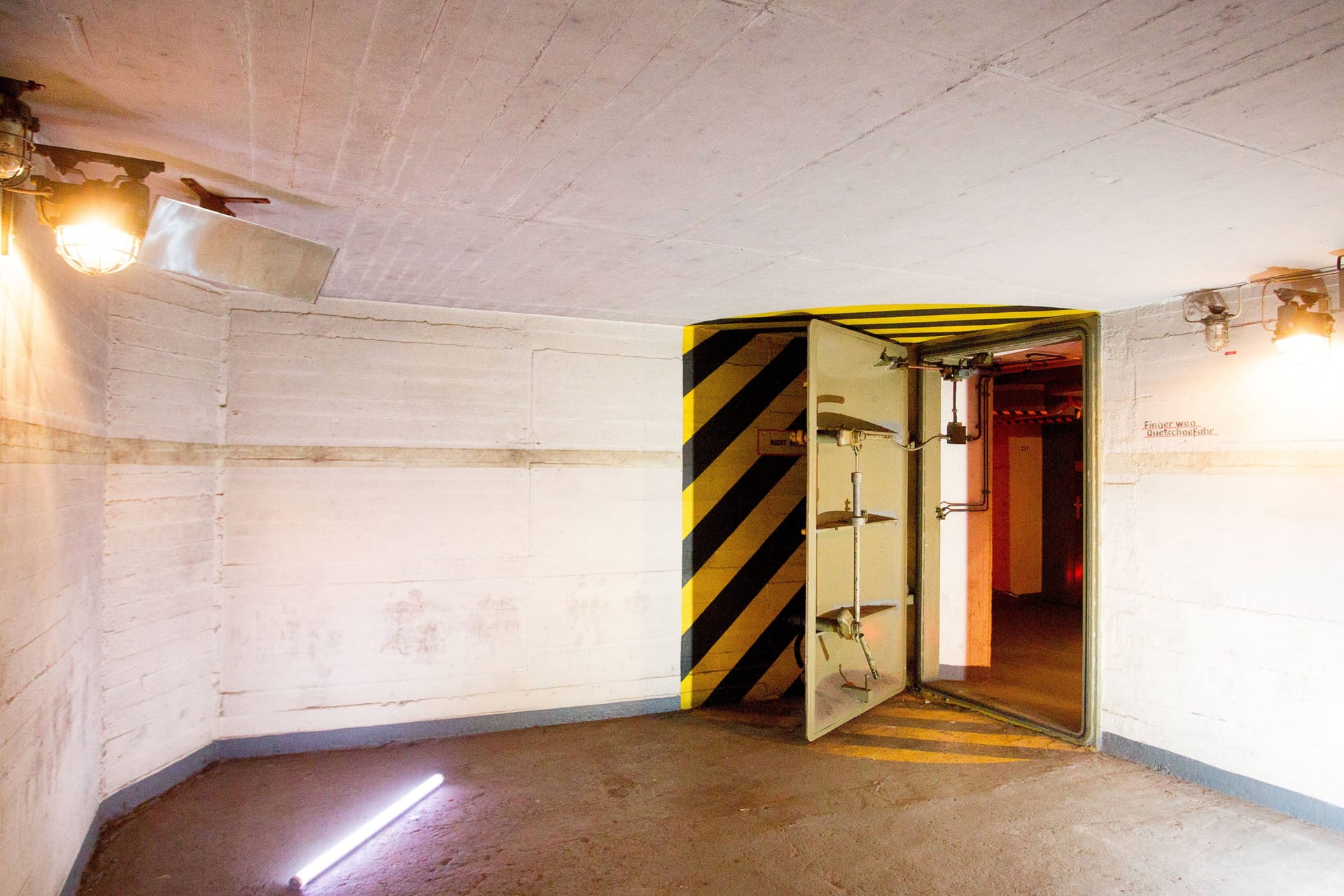 Innenansicht des Luftschutzbunkers am Hachmannplatz in Hamburg (Archivbild): Es gibt Pläne für die Ortung von Luftschutzräumen per App.