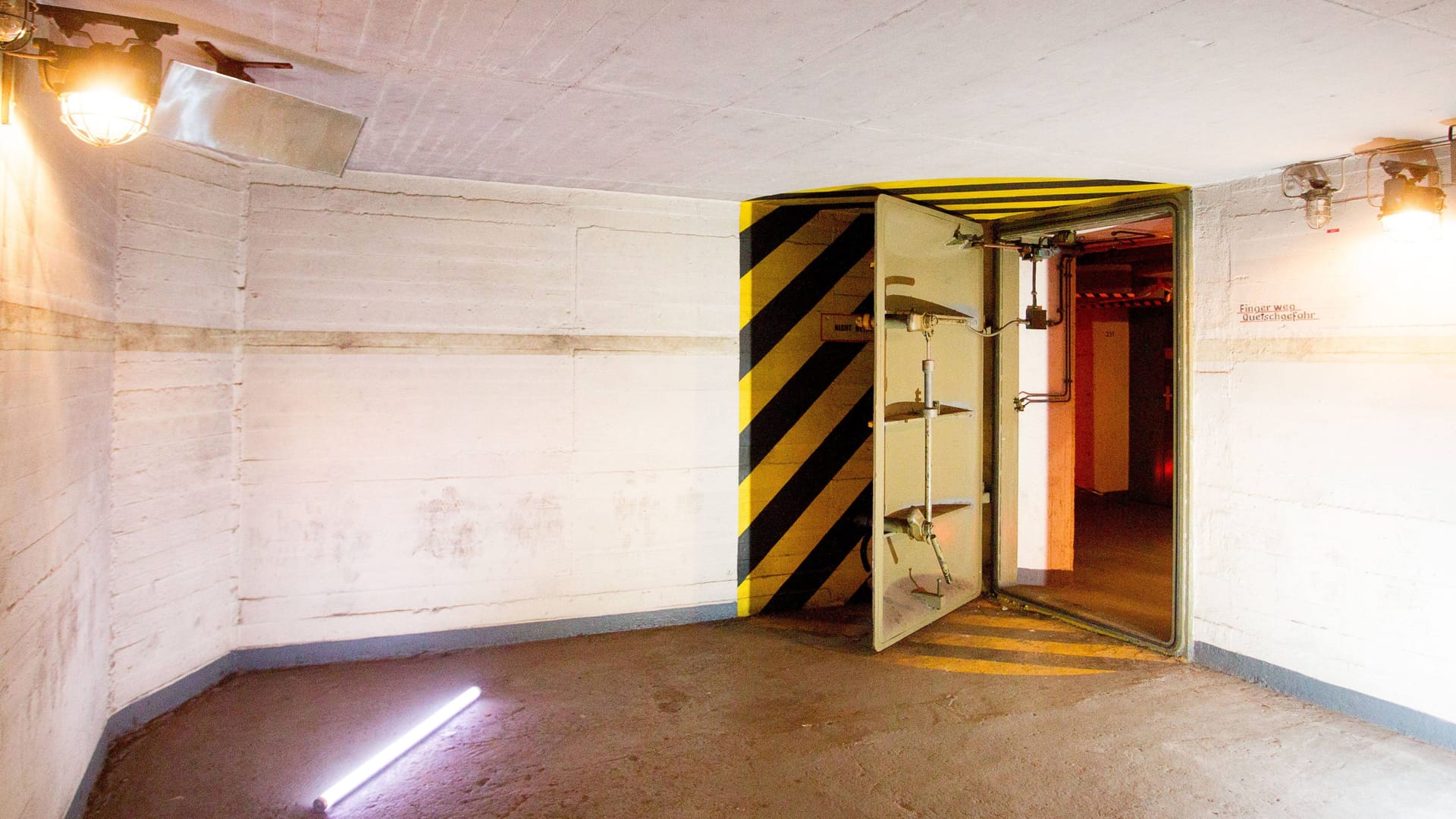 Innenansicht des Luftschutzbunkers am Hachmannplatz in Hamburg (Archivbild): Es gibt Pläne für die Ortung von Luftschutzräumen per App.