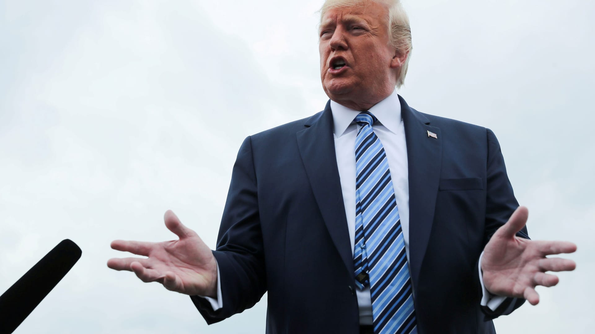 Präsident Donald Trump bestreitet, Epstein näher gekannt zu haben.