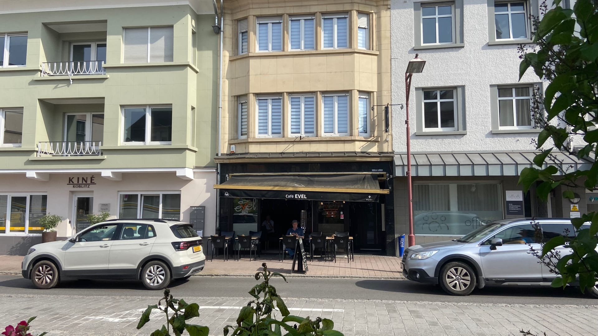 Das "Café Evel" in Wasserbillig profitiert von den Staus durch den Ort.