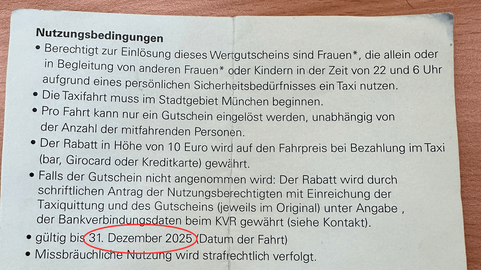 Ein Gutschein mit mit dem Gültigkeitsdatum bis zum 31. Dezember 2025.