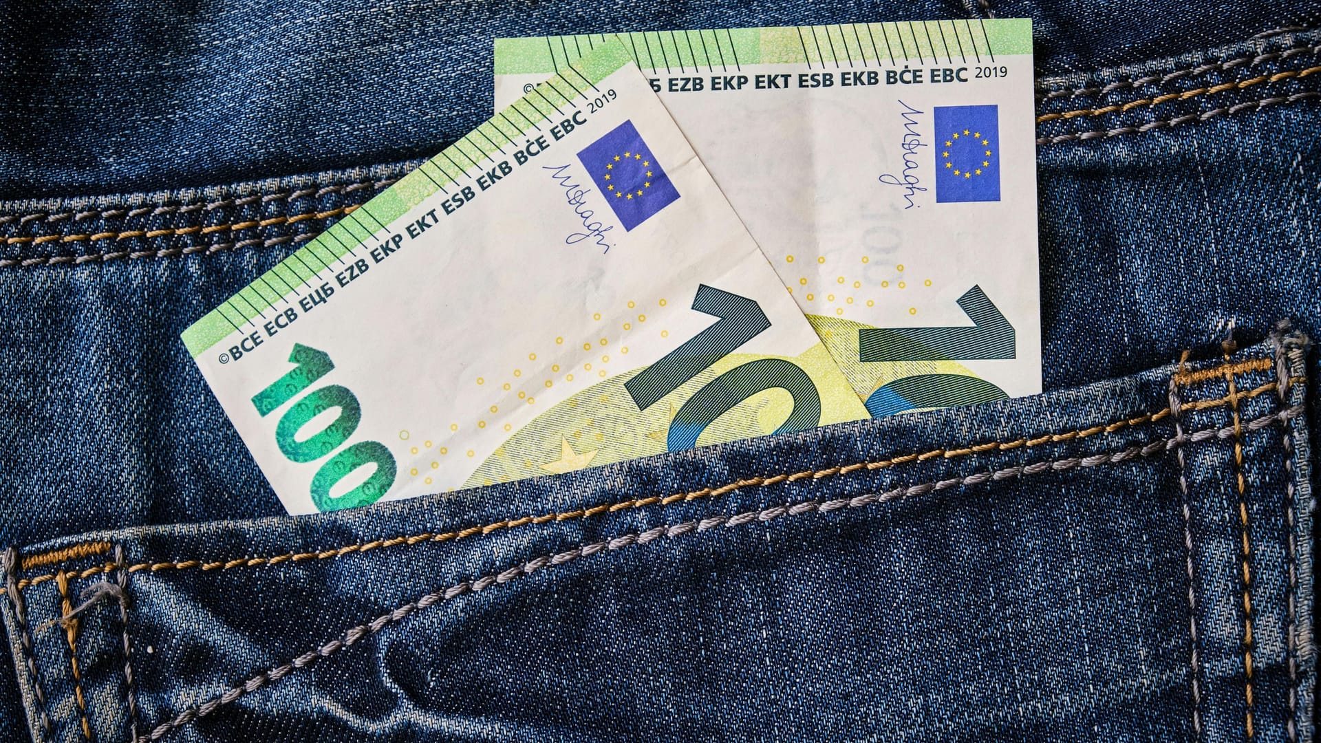 Bargeld immer dabei: Schein wie auch Münzgeld können schnell verloren gehen.