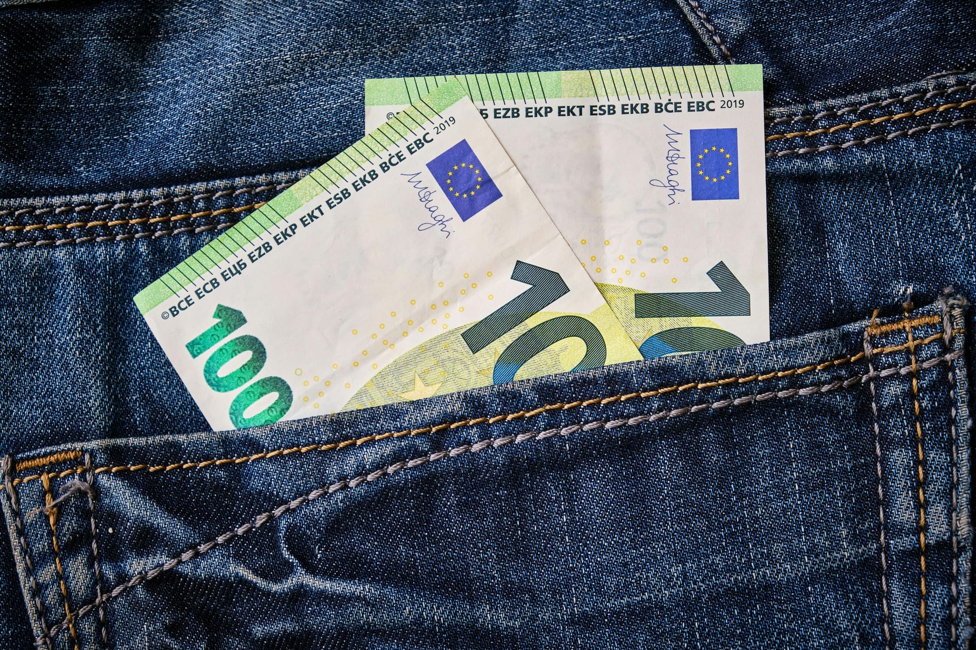 Bargeld immer dabei: Schein wie auch Münzgeld können schnell verloren gehen.