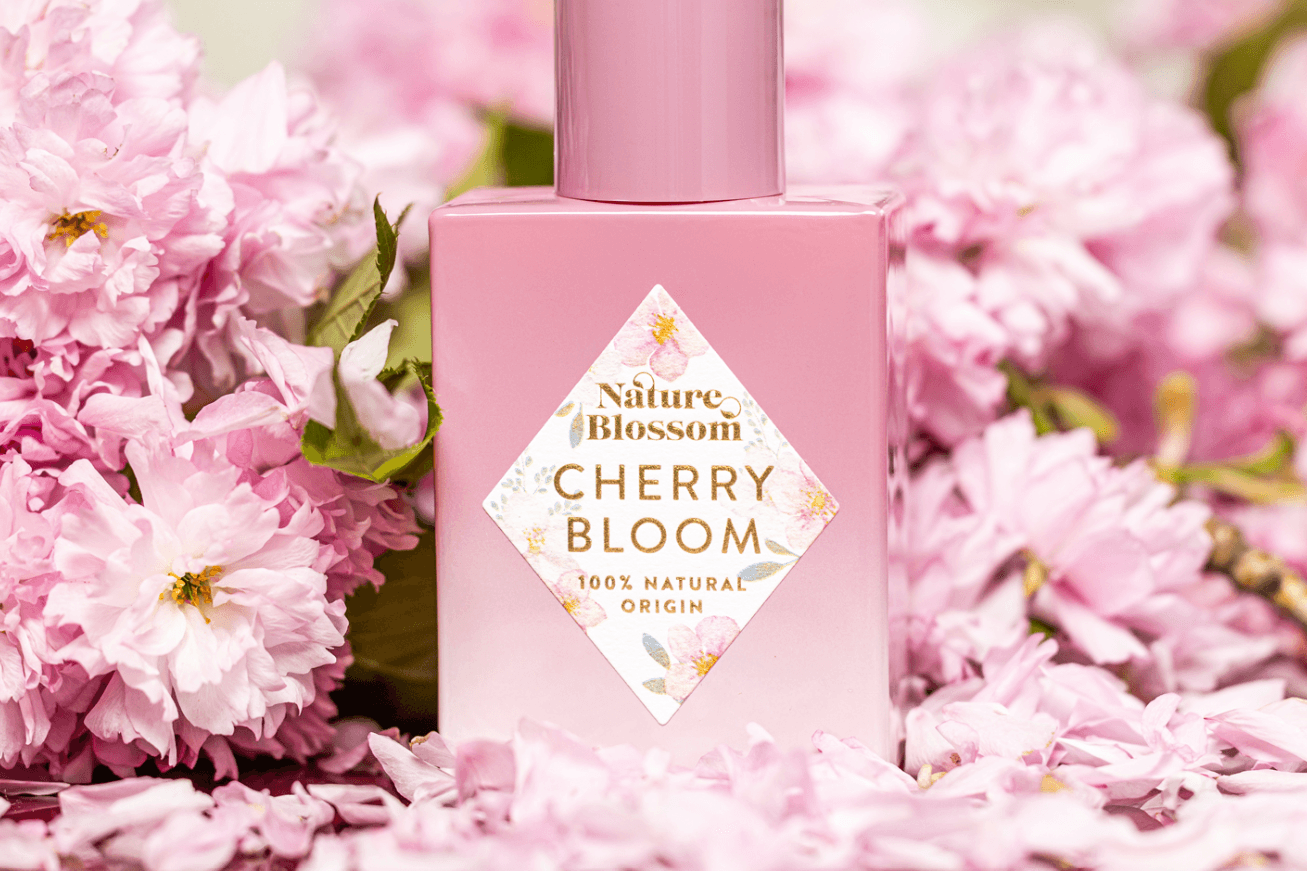 Cherry Bloom von Nature Blossom: Das Eau de Parfum setzt auf florale Noten.