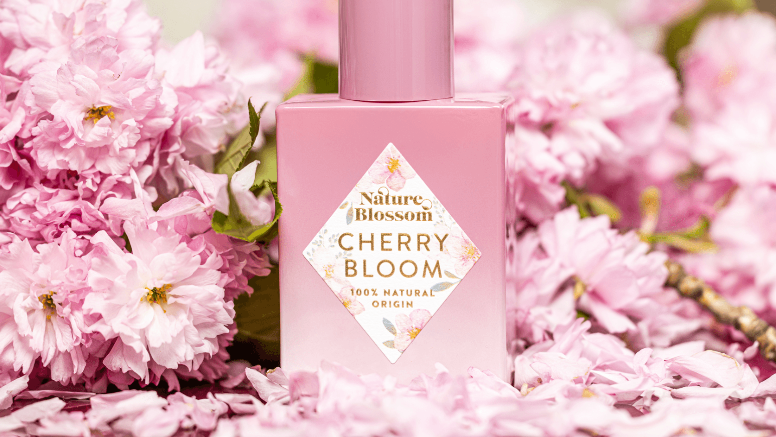 Cherry Bloom von Nature Blossom: Das Eau de Parfum setzt auf florale Noten.