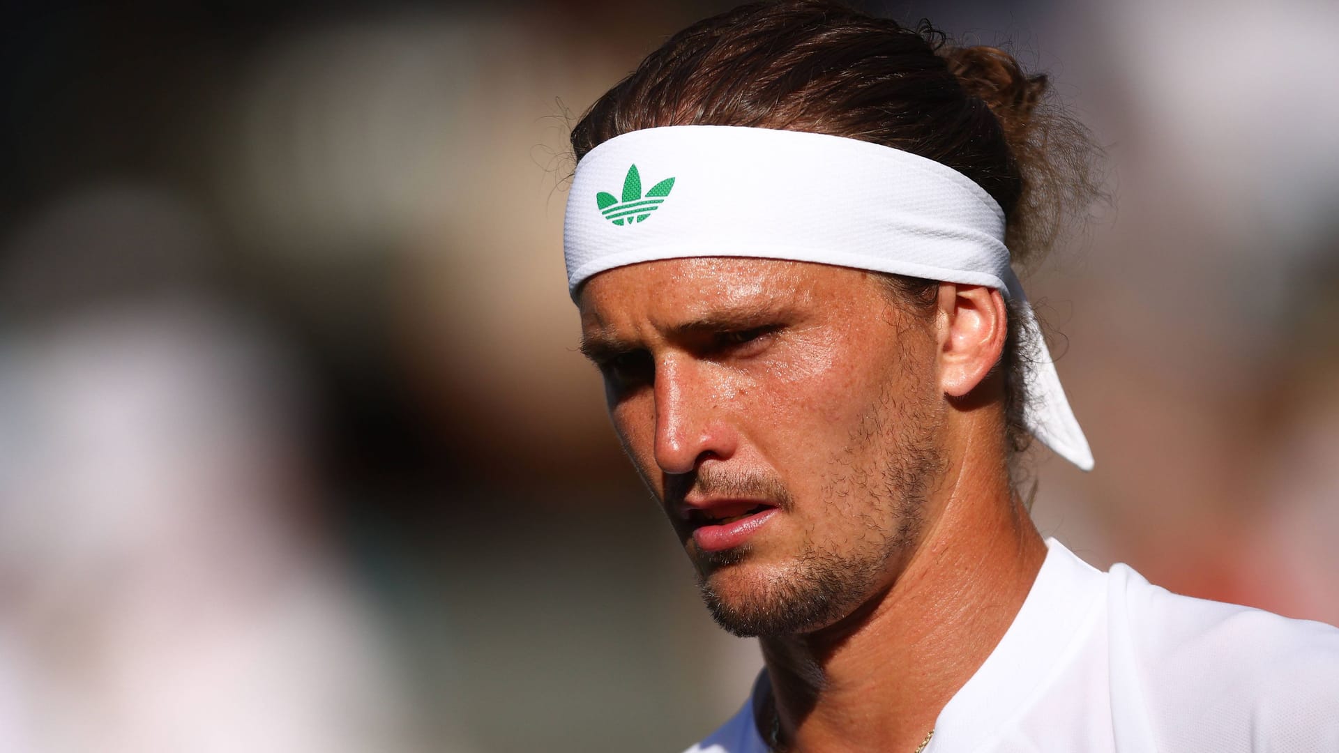 Alexander Zverev: Der deutsche Tennisspieler flog in der ersten Runde in Wimbledon raus.