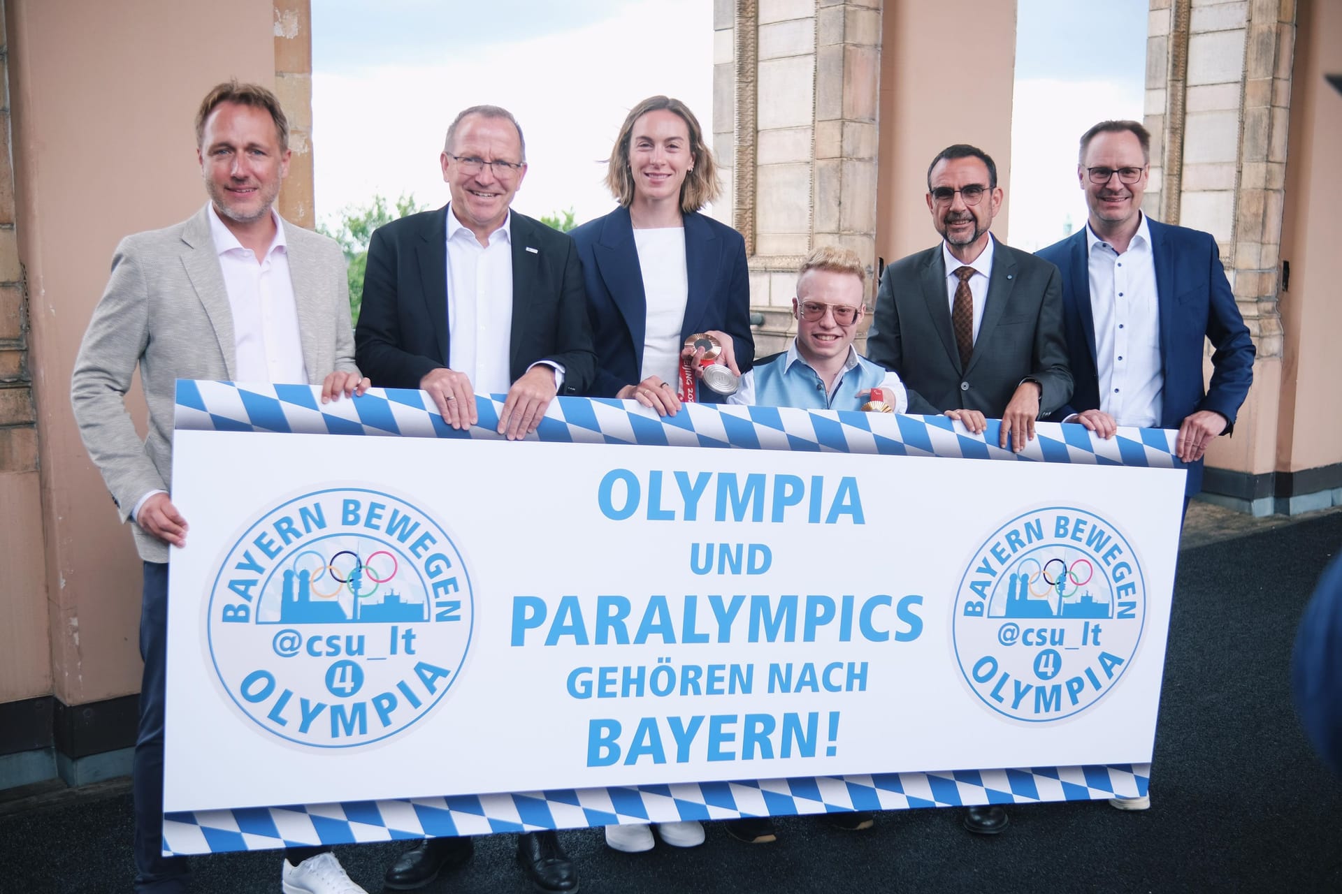 Wollen Olympische und Paralympische Spiele nach Bayern holen: (v.l.) Martin Stock, Jörg Ammon, Alexandra Burghardt, Josia Topf, Klaus Holetschek und Thorsten Freudenberger.