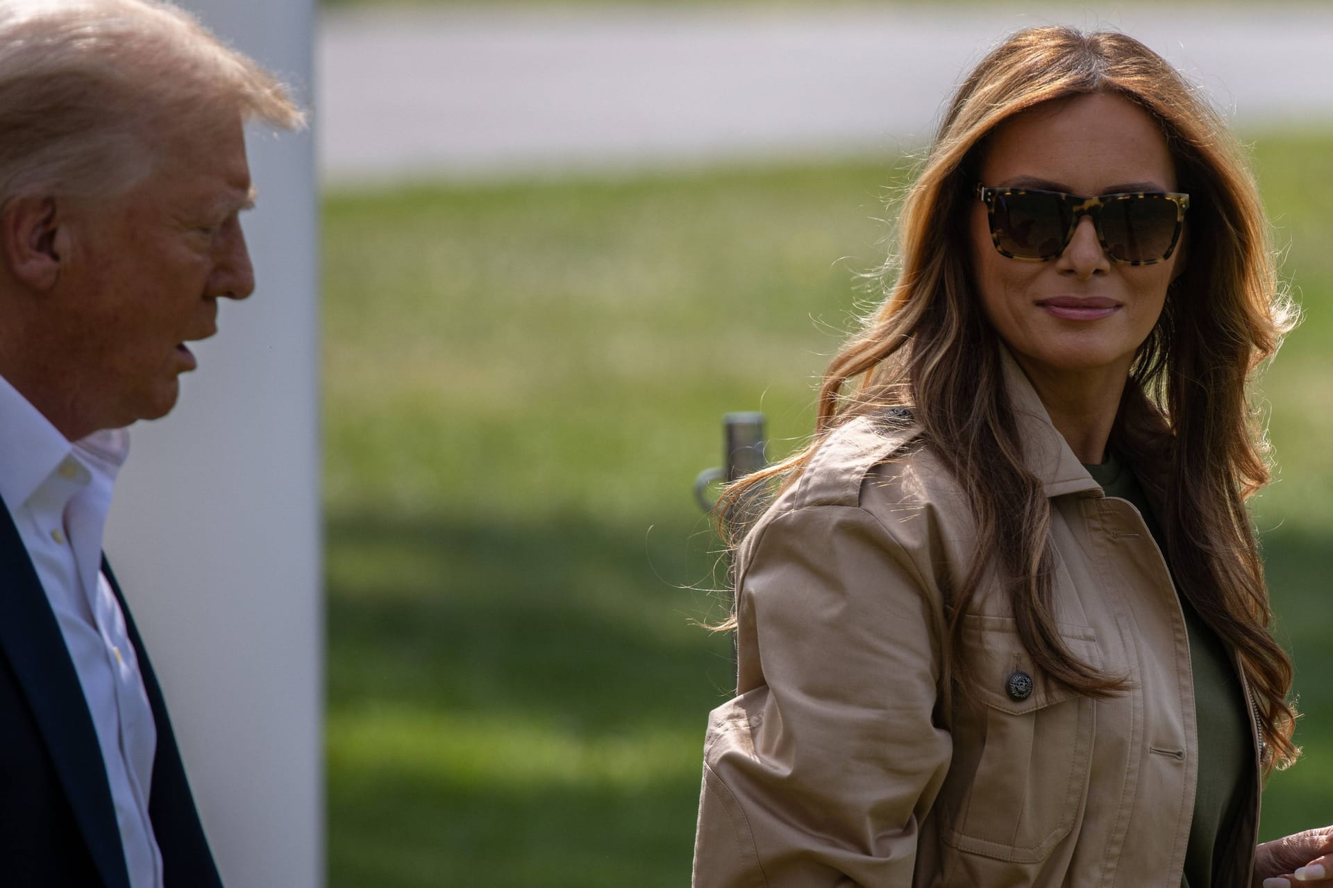 Trump und seine Frau Melania im Garten des Weißen Hauses.