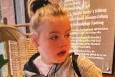 Laura Richter auf einem Vermisstenfoto der Polizei: Die Zwölfjährige ist seit Montagmorgen verschwunden.