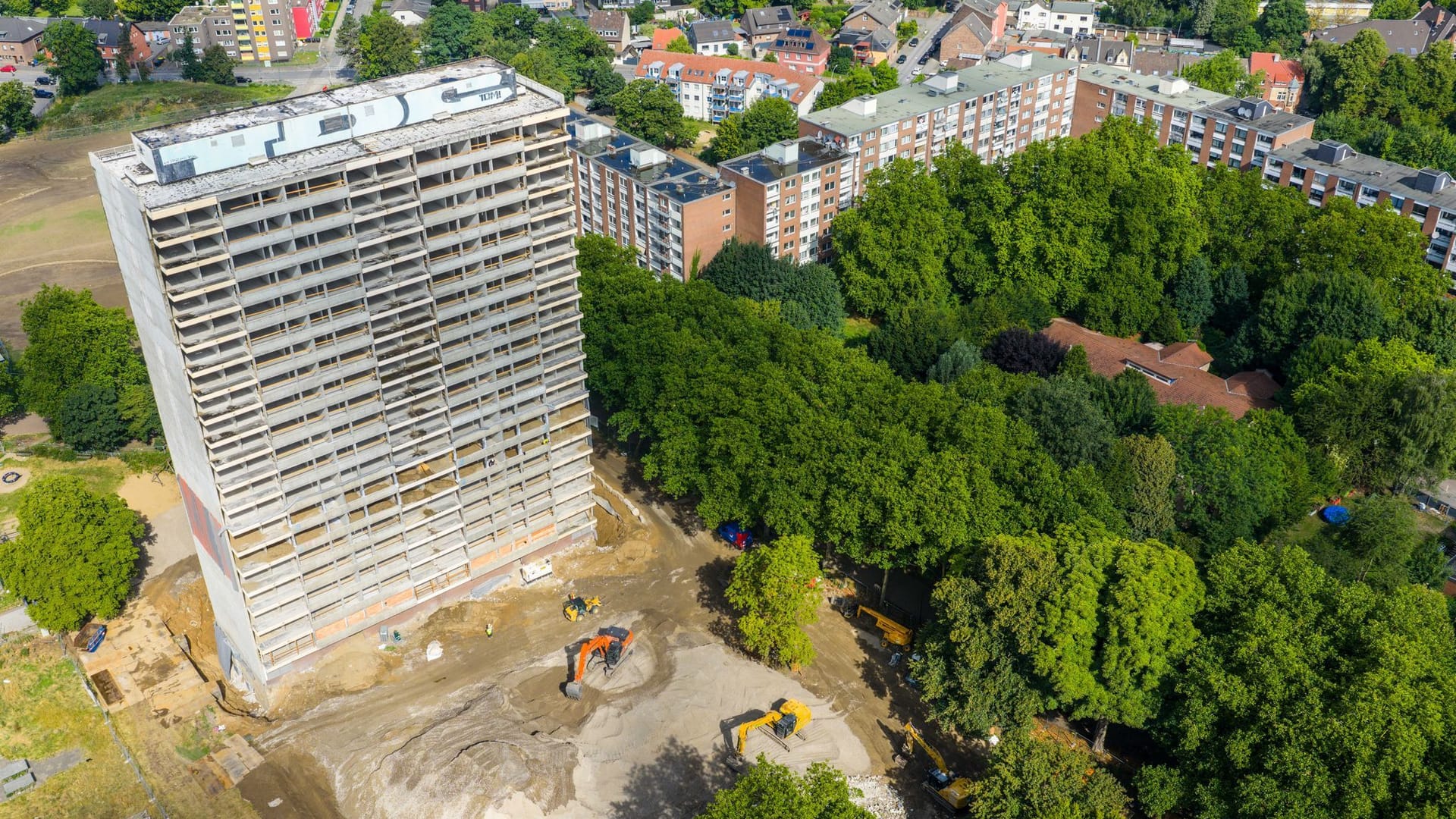 Vor der Sprengung eines dritten «Weißen Riesen» in Duisburg
