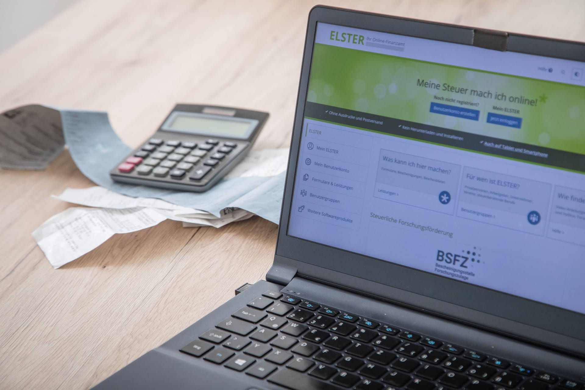 Steuersoftware ELSTER auf einem Laptop