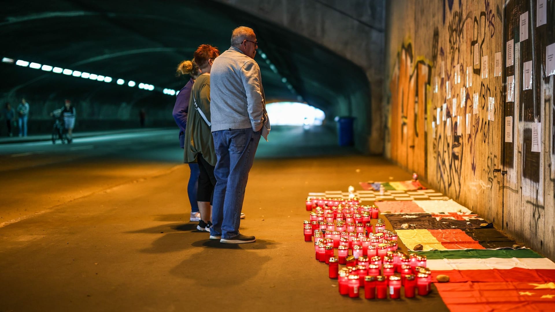 Nacht der 1.000 Lichter für Opfer des Loveparade-Unglücks Nacht der 1.000 Lichter für Opfer des Loveparade-Unglücks