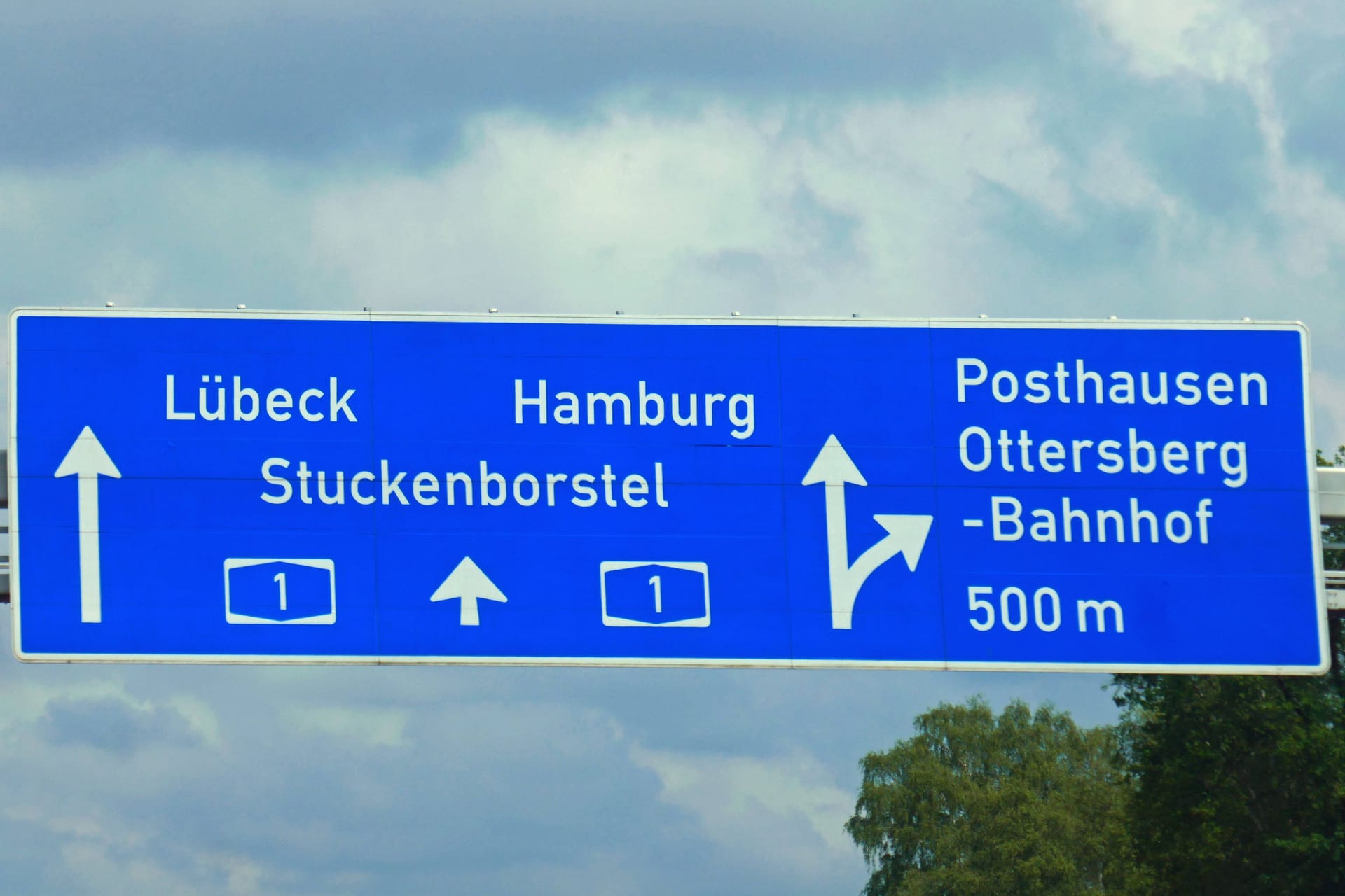 A1 bei Stuckenborstel (Symbolbild): Der 33-Jährige starb am Unfallort.