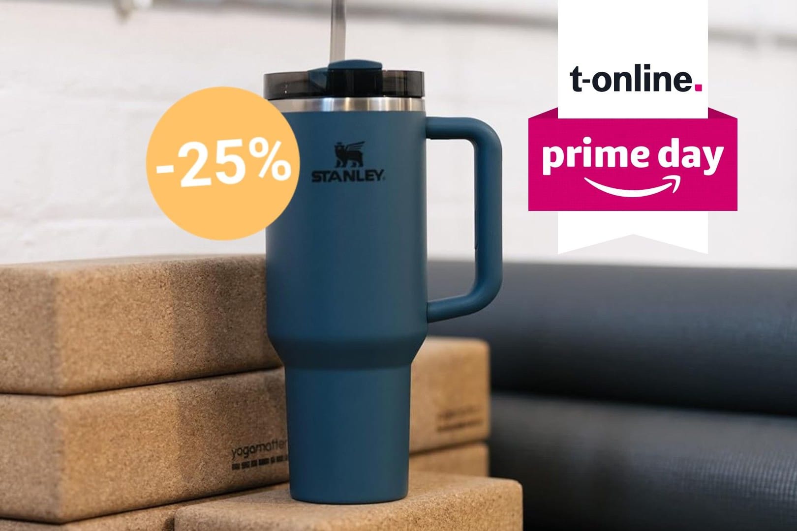 Für kalte und warme Getränke: Bei Amazon können Sie sich den beliebten Thermobecher von Stanley im Angebot sichern.