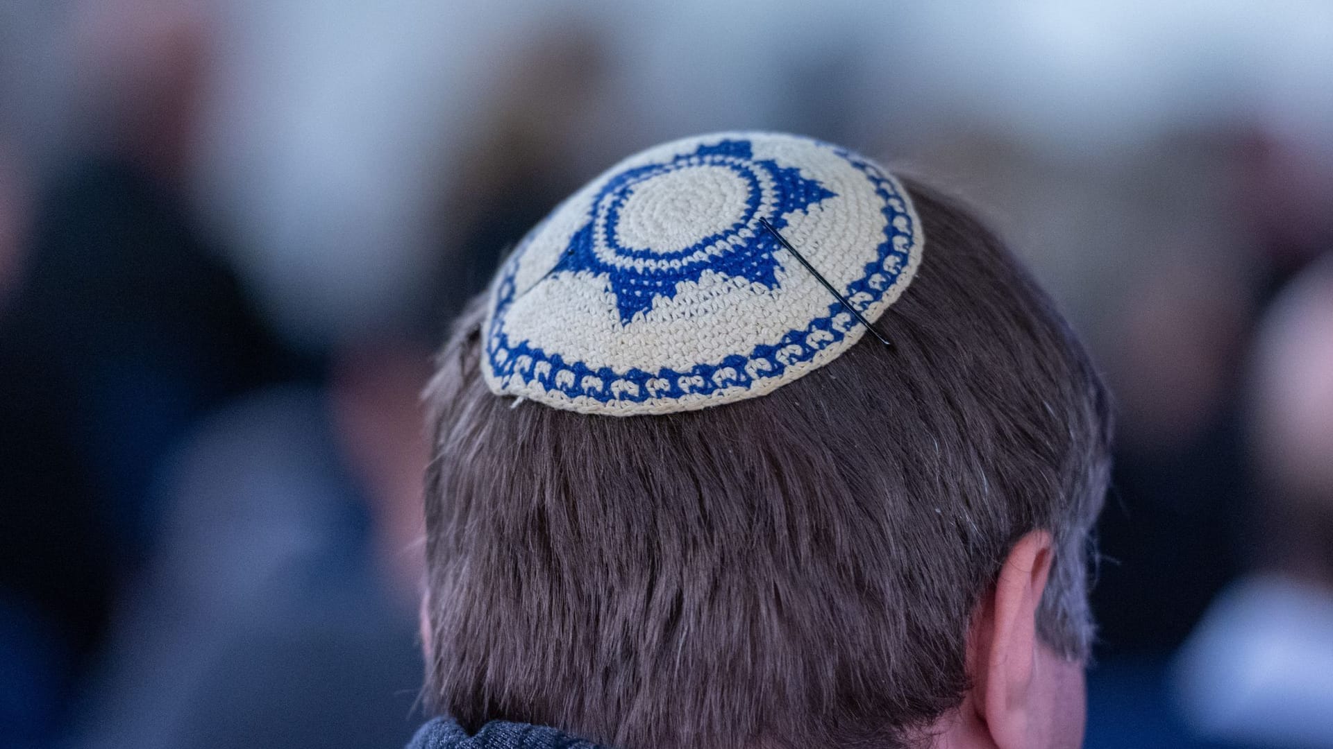Mann mit Kippa Mann mit Kippa