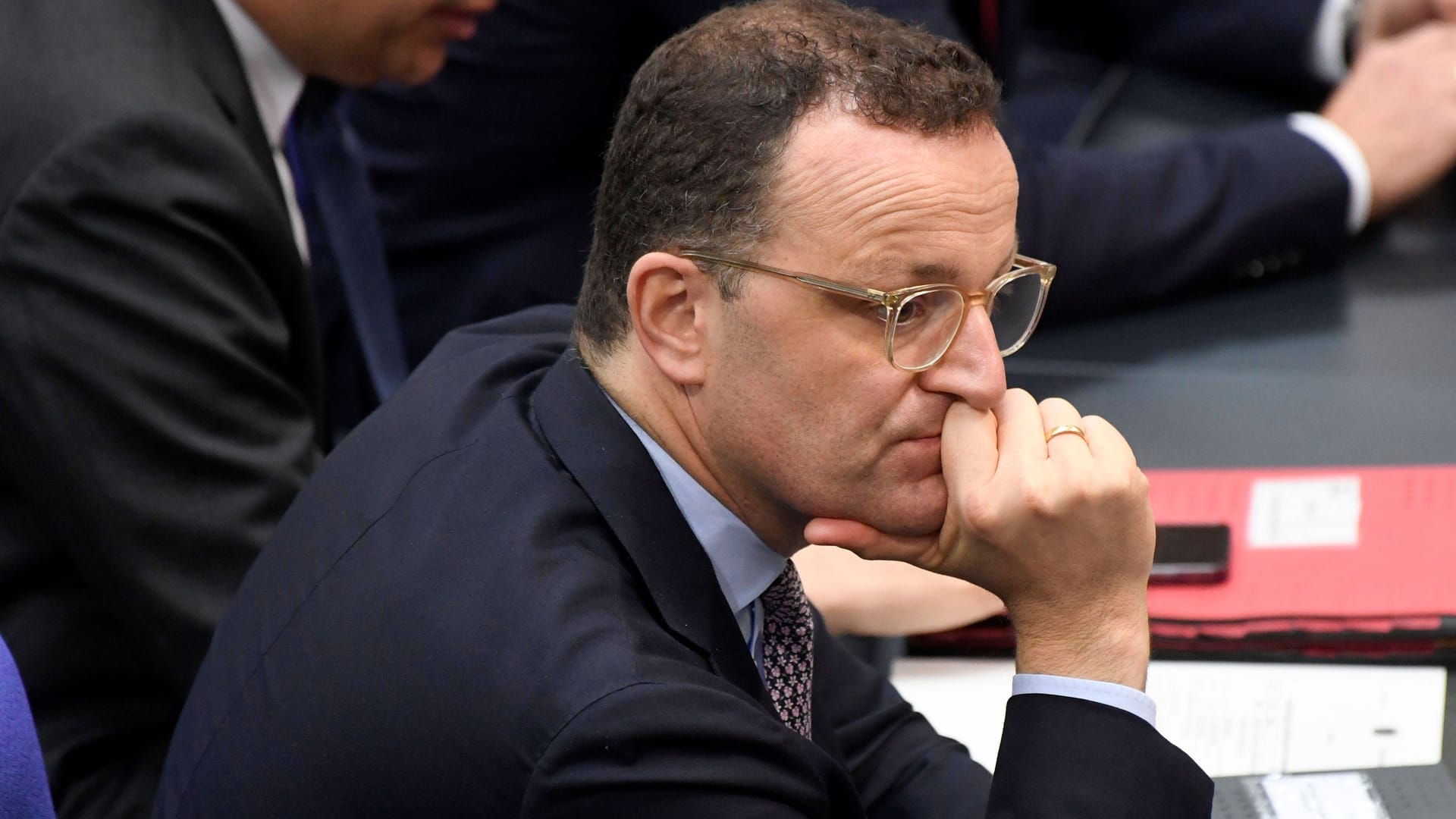 CDU-Fraktionschef Jens Spahn (Archivbild): Sein Ansehen ist jetzt schon beschädigt.
