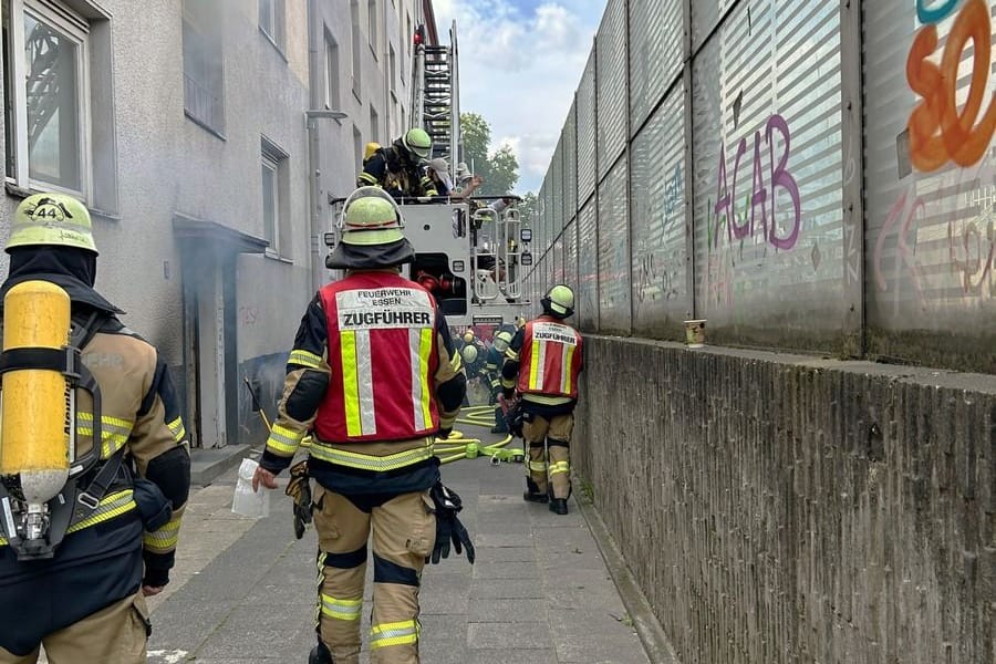 Aufwendige Rettung: Die Enge vor Ort erschwerte den Einsatz.