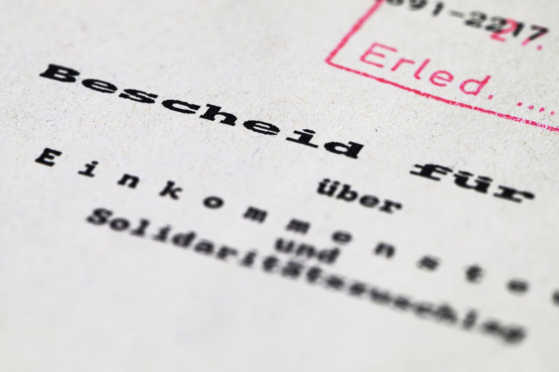 Ein Steuerbescheid über Einkommensteuer und Solidaritätszuschlag Ein Steuerbescheid über Einkommensteuer und Solidaritätszuschlag