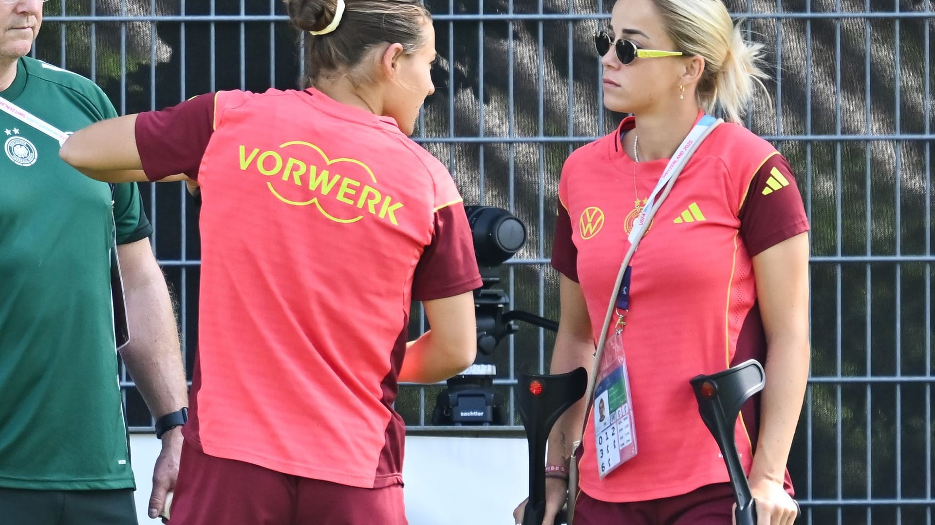 Carlotta Wamser und Giulia Gwinn