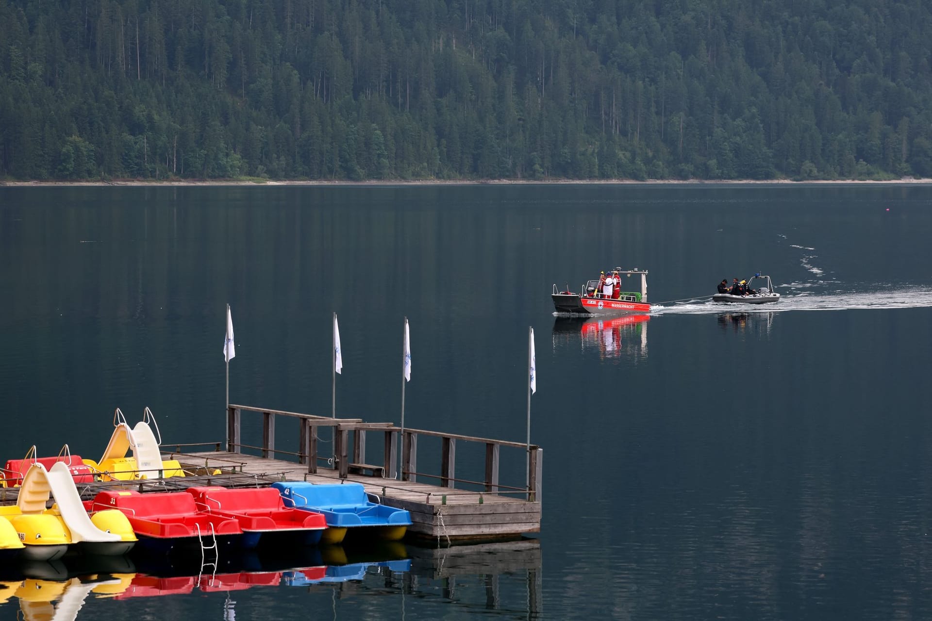 Nach dem Badeunfall auf dem Eibsee mit zwei Vermissten
