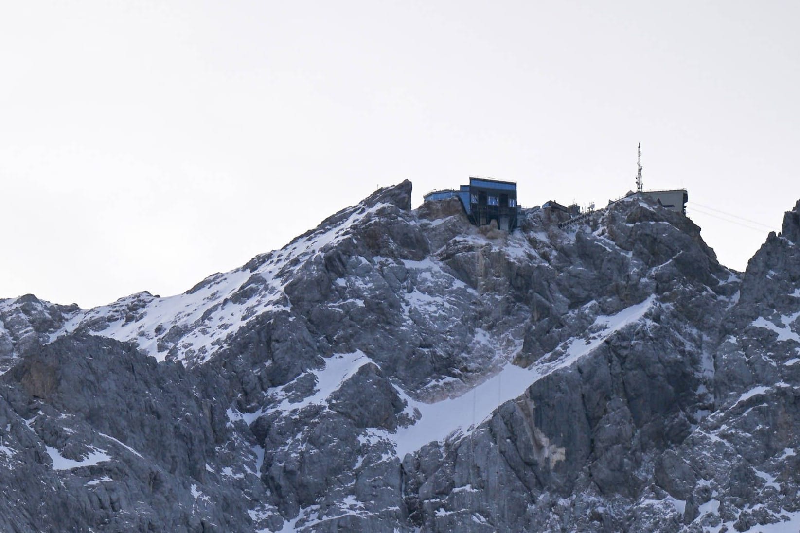 Zugspitze (Symbolbild): Schon zum zweiten Mal diese Woche findet auf dem höchsten Berg Deutschlands ein wichtiges politisches Treffen statt. Zugspitze (Symbolbild): Schon zum zweiten Mal diese Woche findet auf dem höchsten Berg Deutschlands ein wichtiges politisches Treffen statt.