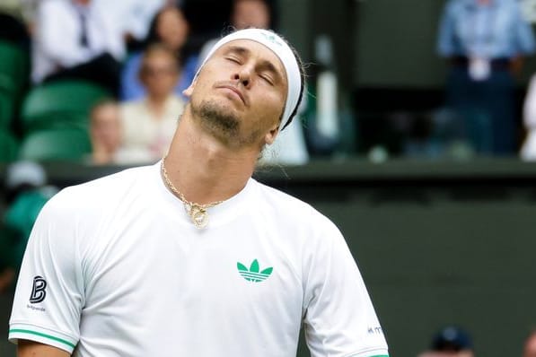 Beim Rasenturnier in Wimbledon schied Zverev schon in der ersten Runde aus. Danach sprach er von mentalen Problemen.