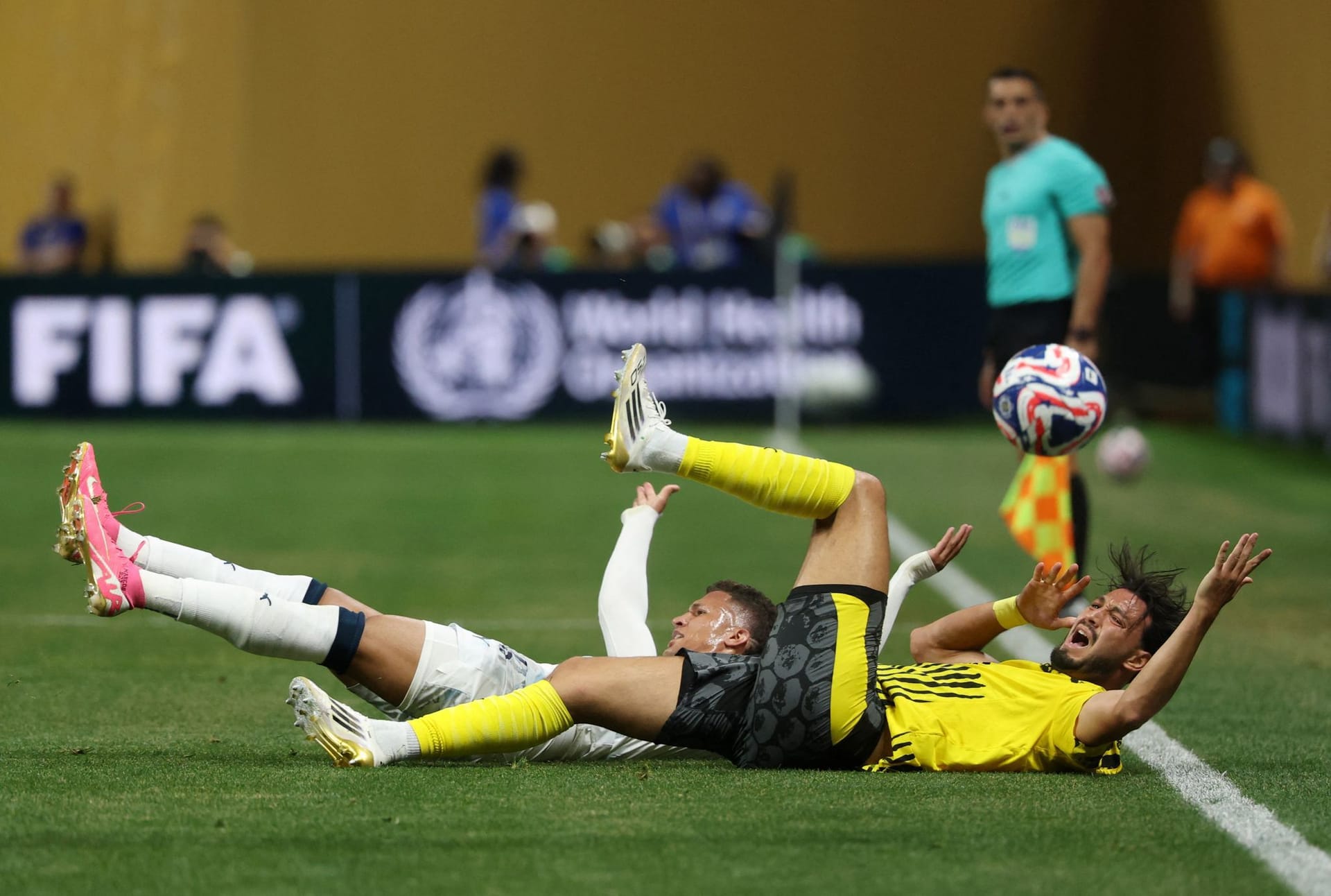 Ramy Bensebaini: Leitete das 1:0 mit seinem Vorstoß über links mit ein. Beim 2:1 stimmte die Abstimmung mit Anton überhaupt nicht. Lieferte sich einige packende Duelle mit seinen schnellen Gegenspielern auf der linken Seite. Schlug sich dabei ordentlich. Note 3