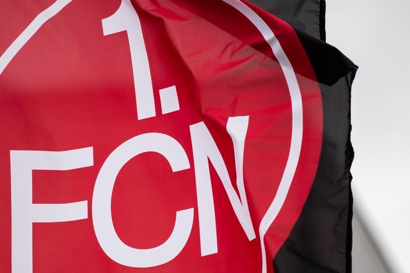 Die Fahne mit dem Logo des 1. FC Nürnberg (Archivbild): Der Club hat einen neuen Technischen Direktor. Die Fahne mit dem Logo des 1. FC Nürnberg (Archivbild): Der Club hat einen neuen Technischen Direktor.