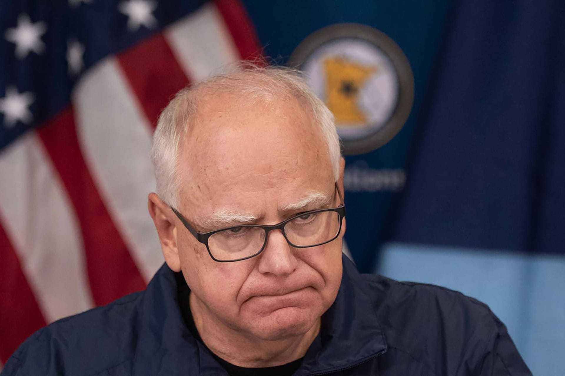 Minnesotas Gouverneur Tim Walz bei einer Pressekonferenz (Archivbild).