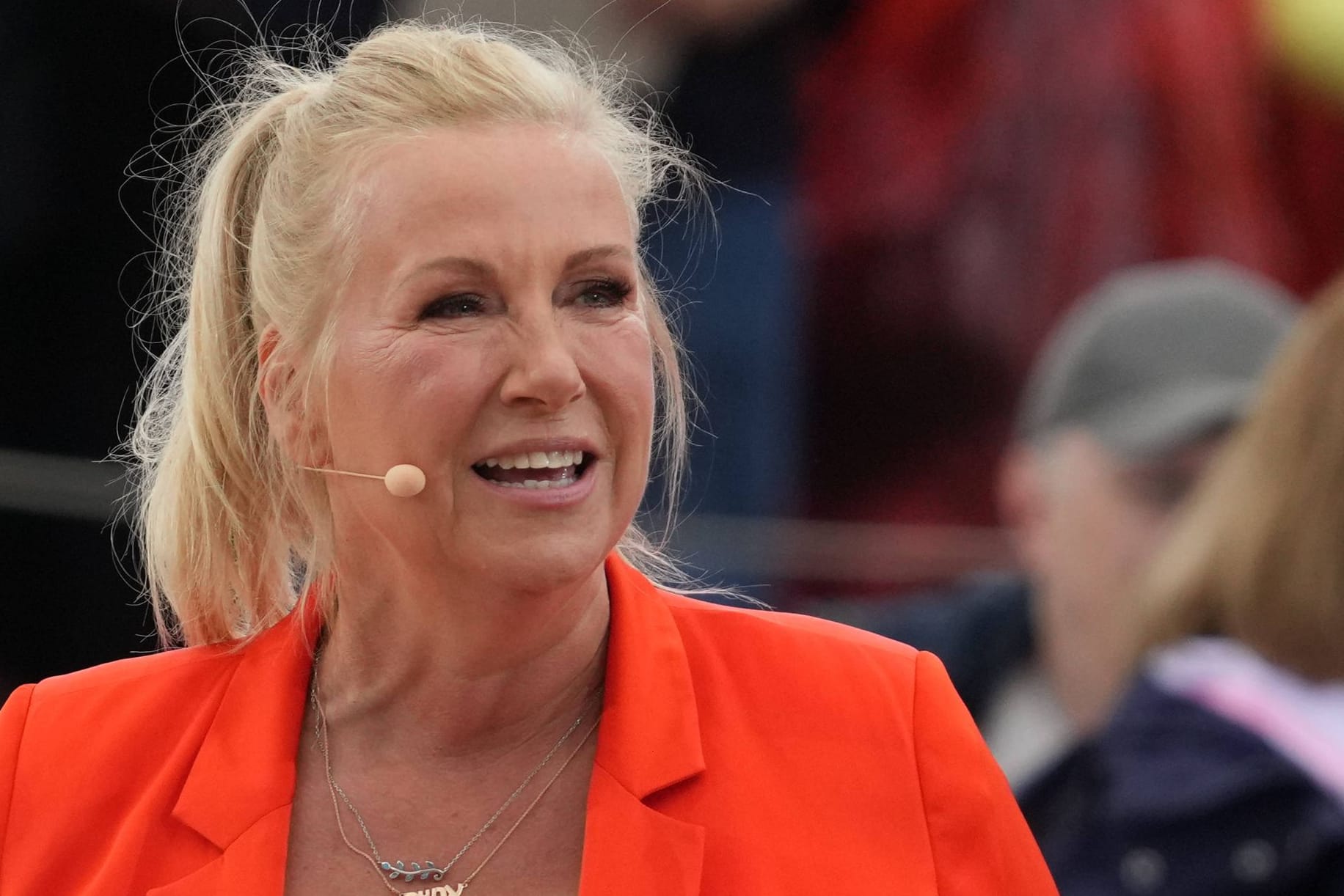 Andrea Kiewel: Sie moderiert den "ZDF-Fernsehgarten" seit 25 Jahren.