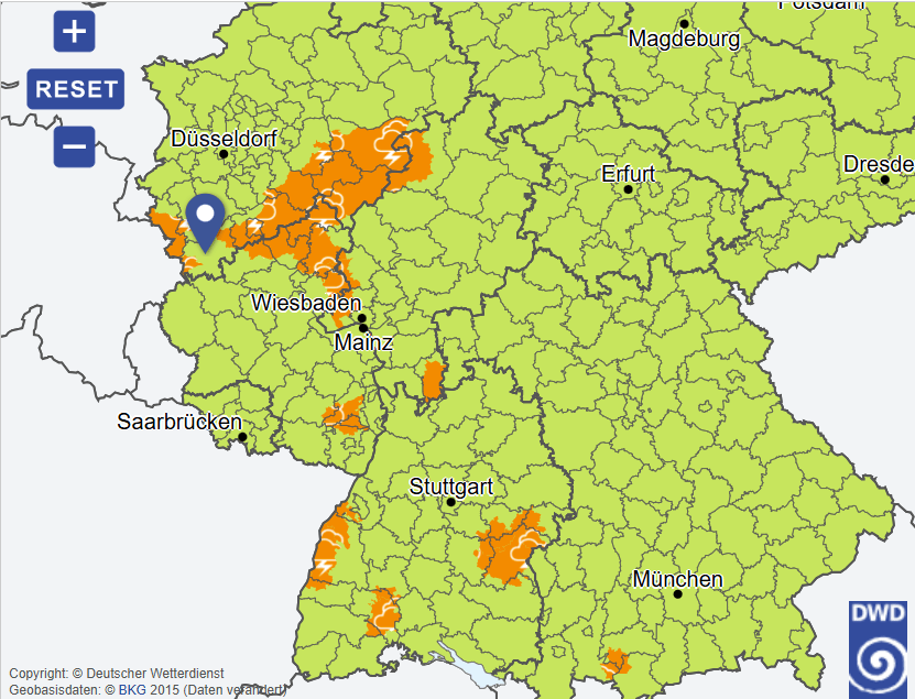 Amtliche Warnungen vor starken Gewittern bis 15.30 Uhr am Donnerstag. Der DWD aktualisiert aktuell immerwährend seine Wetterwarnungen.