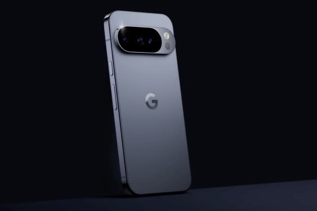 Im auffälligen Block auf der Rückseite des Pixel 10 stecken drei Kameras.