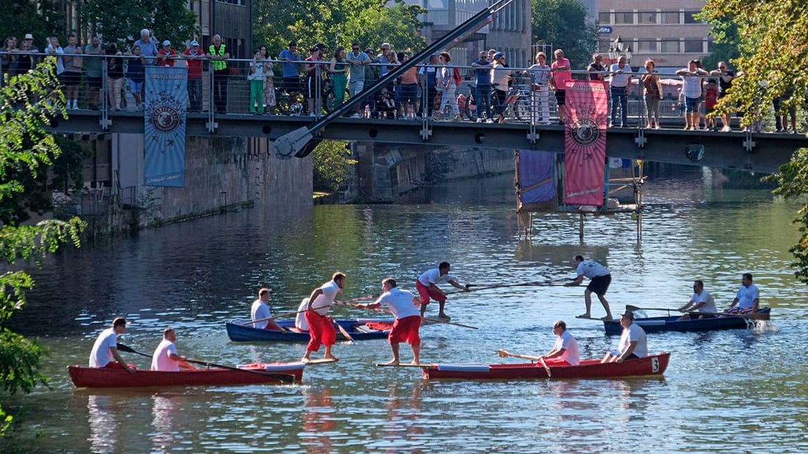 Fischerstechen auf der Pegnitz (Archivbild): Die Veranstaltung gilt als eins der Highlights beim Altstadtfest. Fischerstechen auf der Pegnitz (Archivbild): Die Veranstaltung gilt als eins der Highlights beim Altstadtfest.