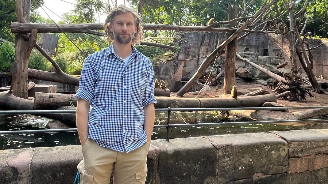 Jörg Beckmann ist stv. Direktor des Nürnberger Tiergartens und verteidigt die Entscheidung des Betriebs, Paviane eventuell erschießen lassen zu wollen.