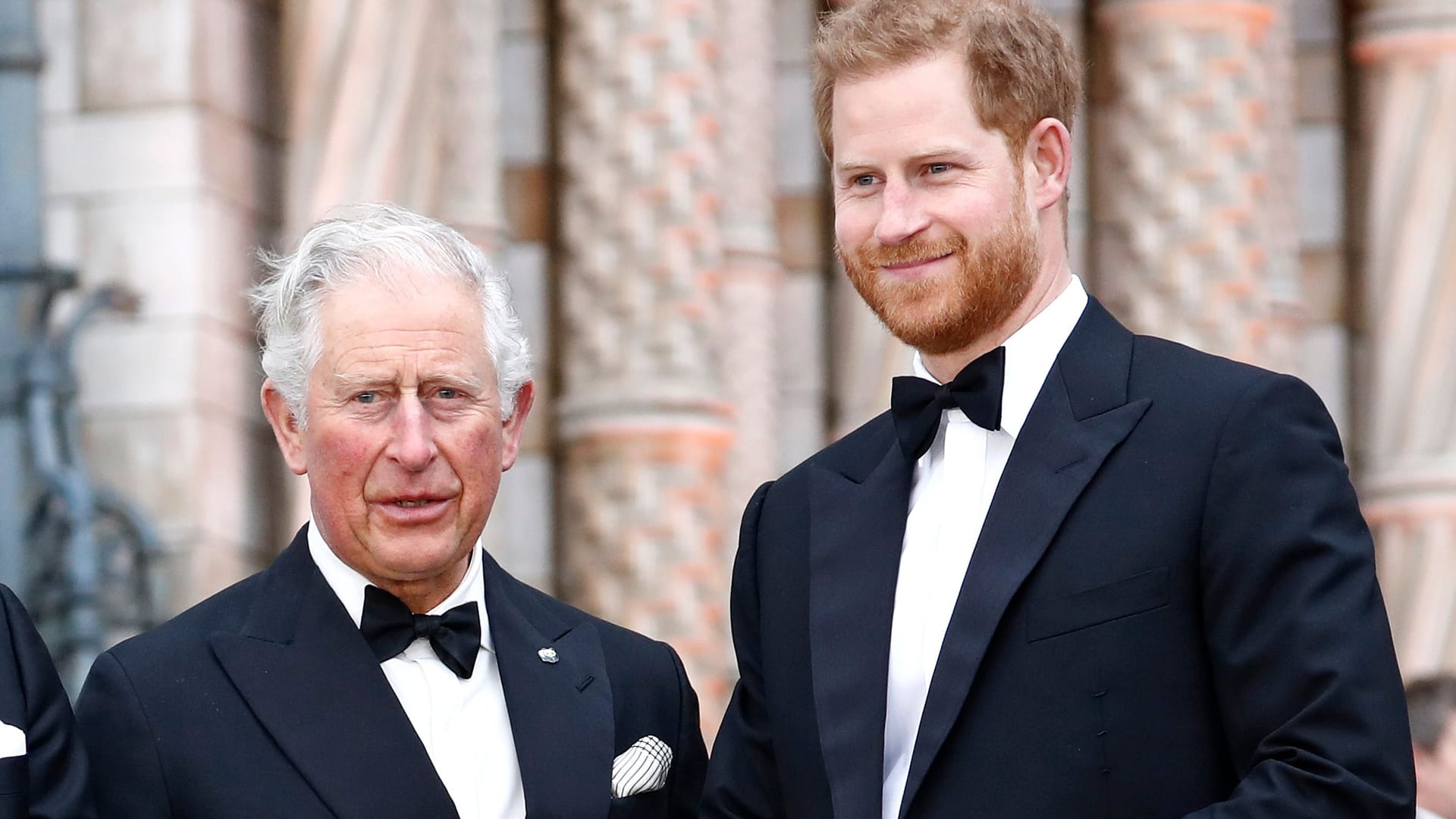 Der damalige Prinz Charles und Prinz Harry im April 2019: Die beiden sollen den ersten Schritt gemacht haben, sich aneinander anzunähern. Der damalige Prinz Charles und Prinz Harry im April 2019: Die beiden sollen den ersten Schritt gemacht haben, sich aneinander anzunähern.