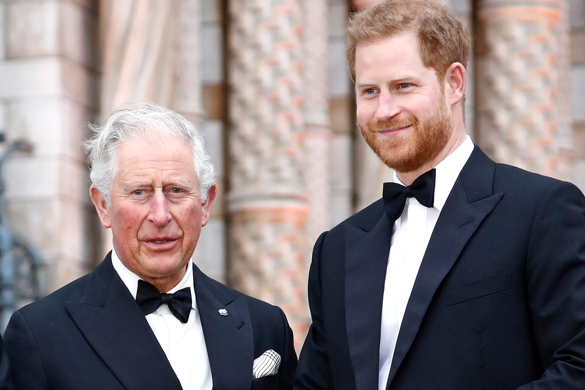 Der damalige Prinz Charles und Prinz Harry im April 2019: Die beiden sollen den ersten Schritt gemacht haben, sich aneinander anzunähern.