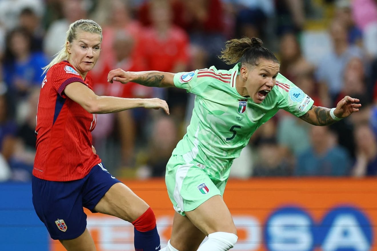 SOCCER-EURO-NOR-ITA/