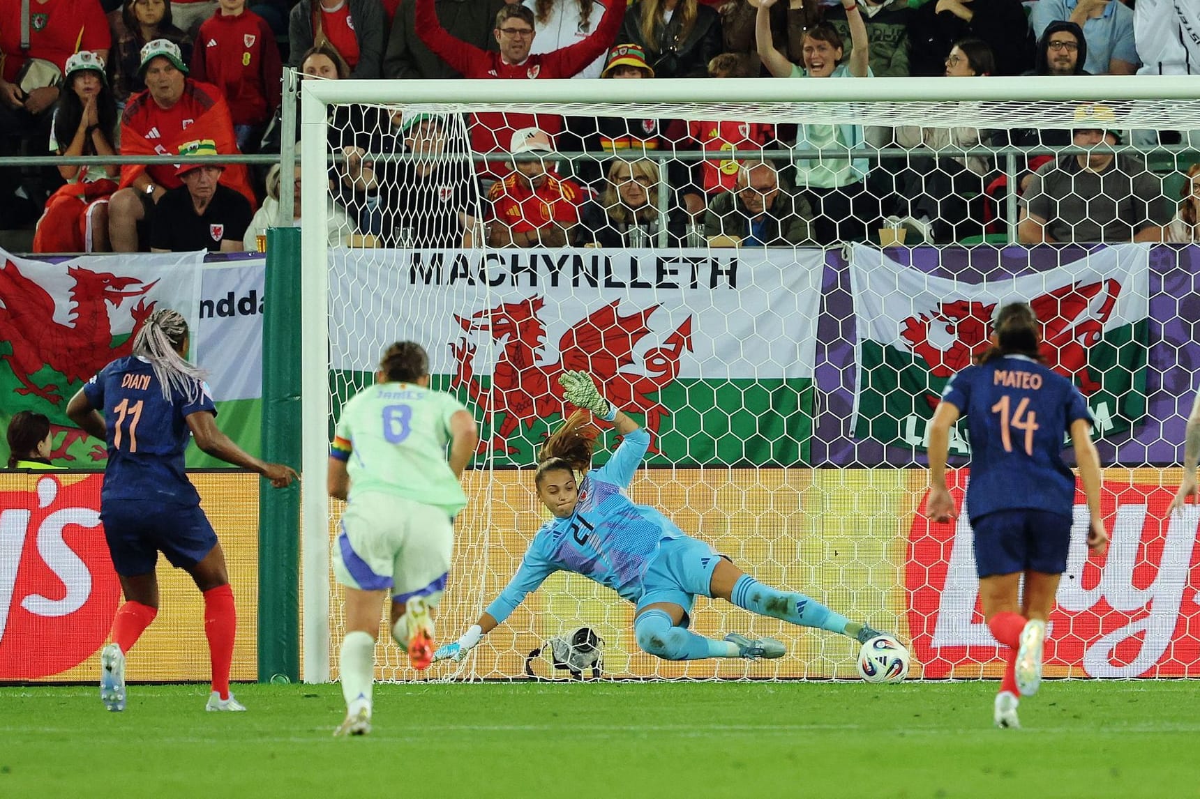 SOCCER-EURO-FRA-WAL/REPORT