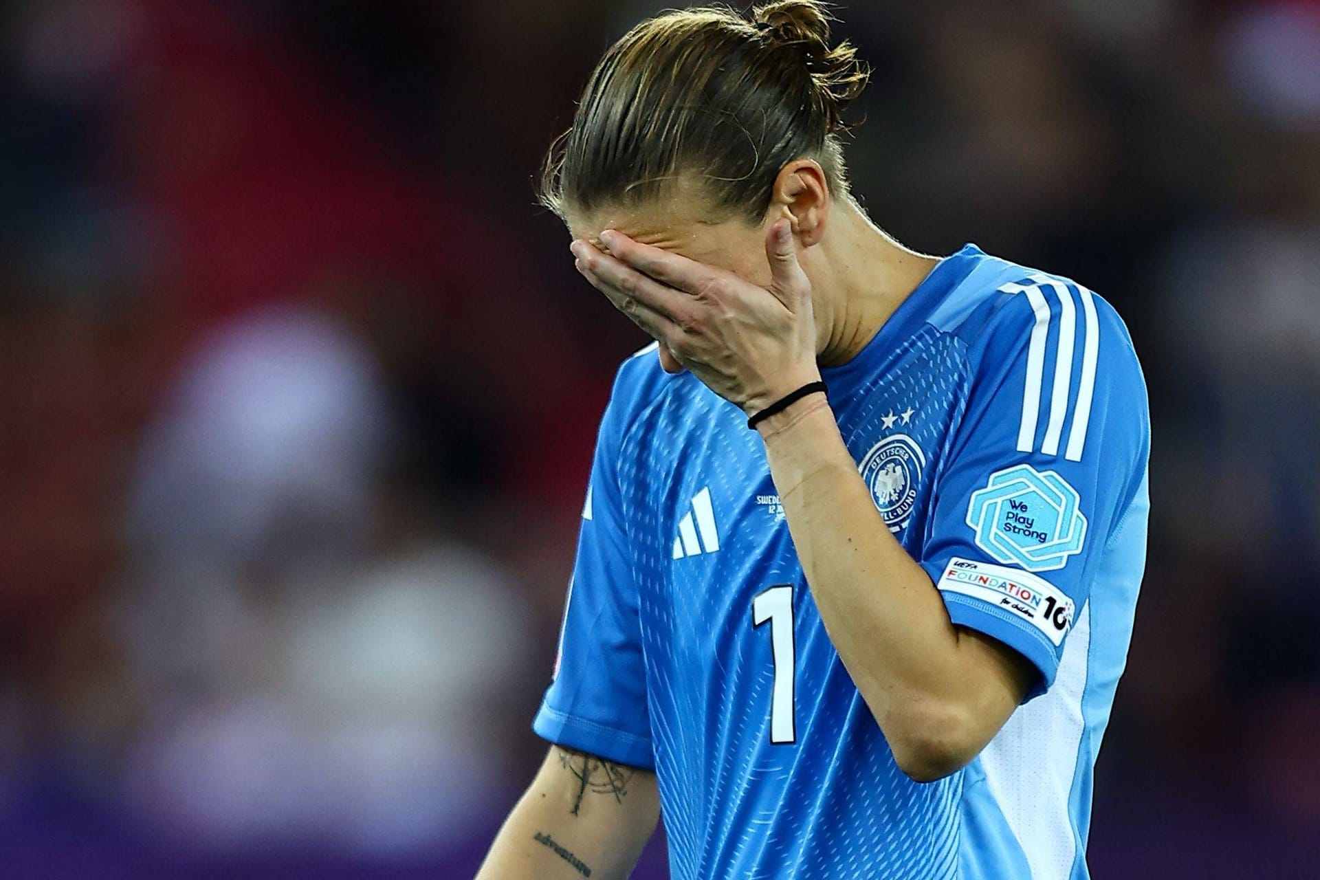 Kann es nicht fassen: DFB-Torhüterin Ann-Katrin Berger im Spiel gegen Schweden.