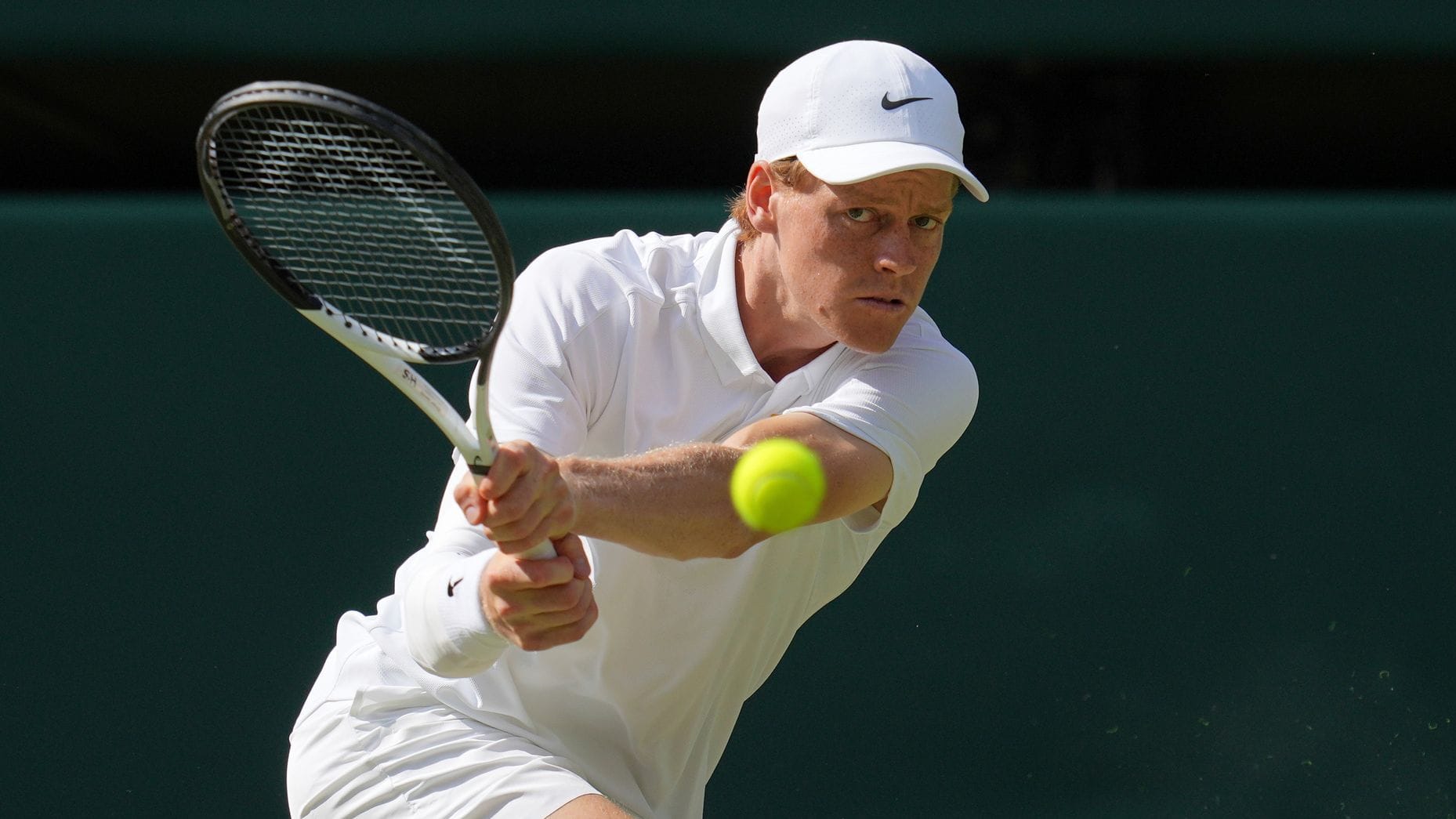 Voll fokussiert: Jannik Sinner im Wimbledon-Finale gegen Carlos Alcaraz.