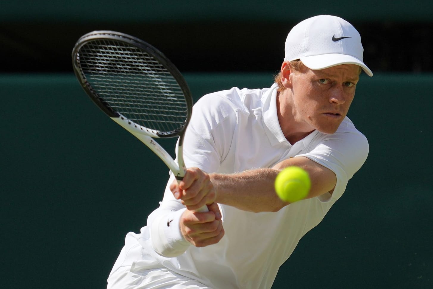 Voll fokussiert: Jannik Sinner im Wimbledon-Finale gegen Carlos Alcaraz.