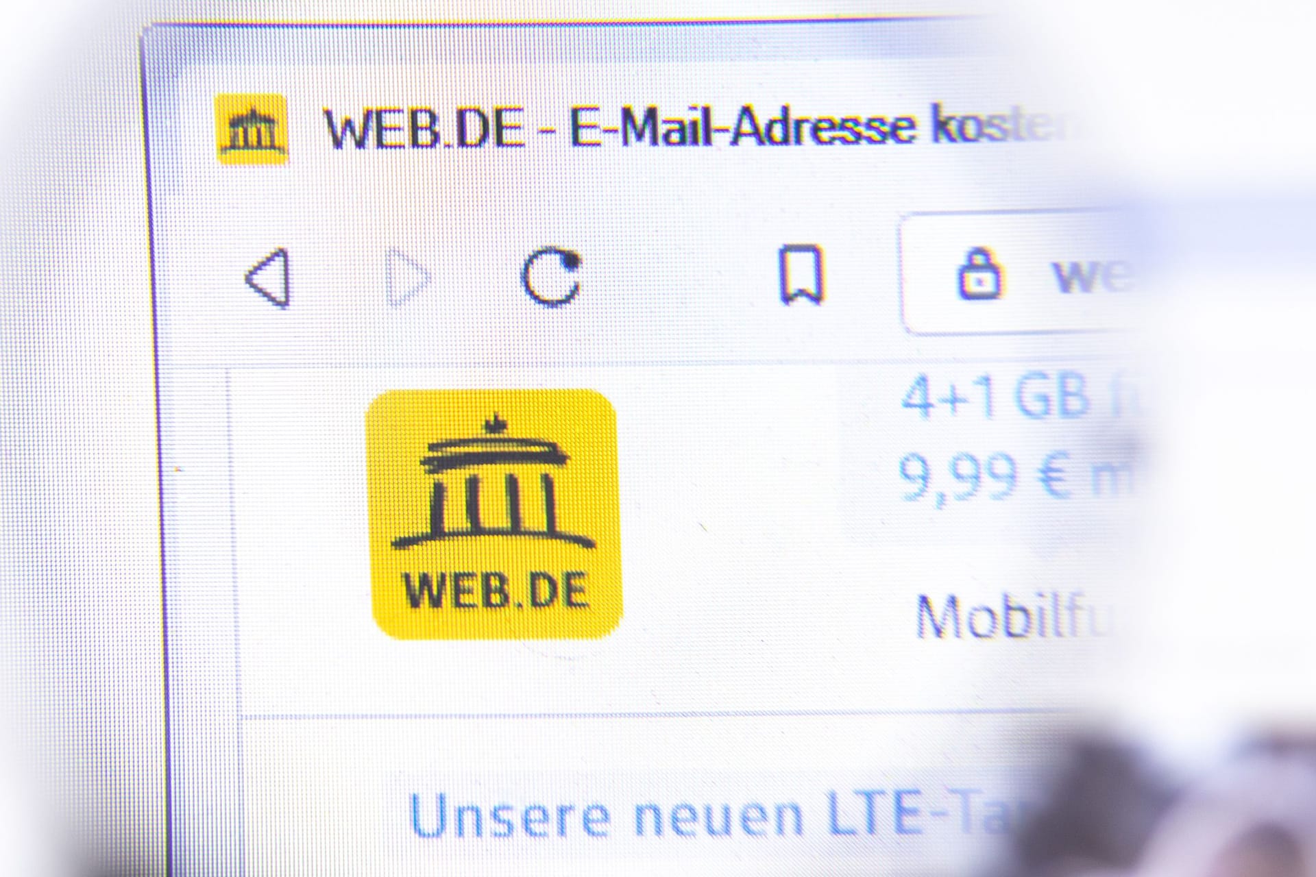 Los Angeles, California, USA - 18.02.2020: WEB website page with close up logo. Web.de site icon on screen, Illustrative Editorial